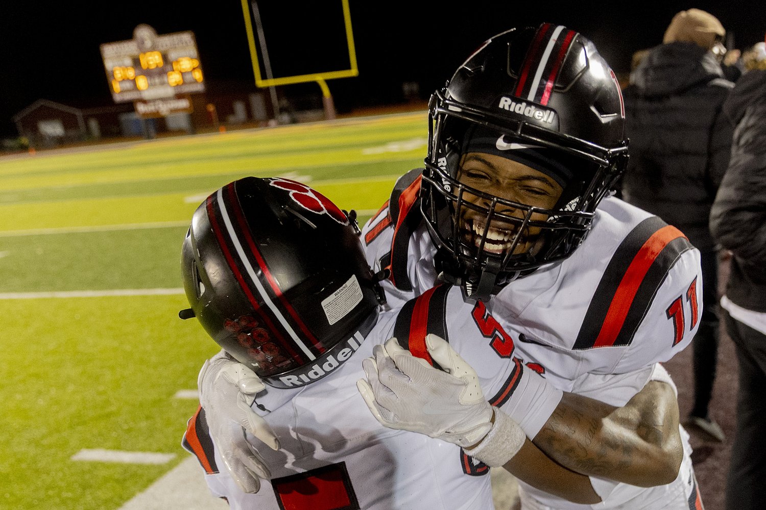 Grand Blanc tops Davison 28-21, pens farewell to SVL South with third straight league title