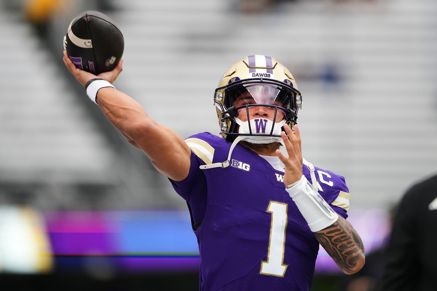 Washington quarterback Demond Williams Jr. seems unlikely to return this week for game vs. Purdue