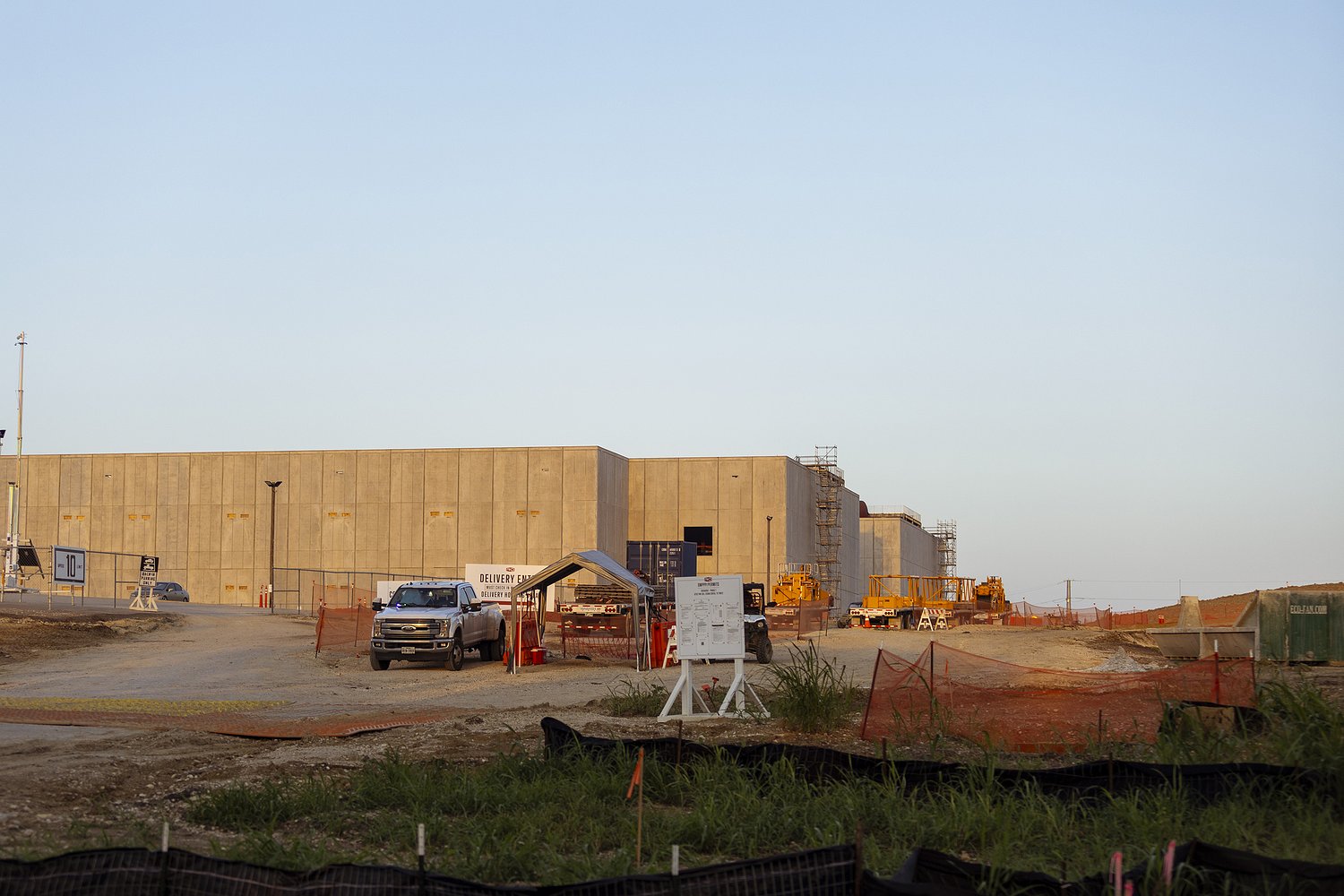 Austin races to regulate AI data centers before they strain city’s water and power