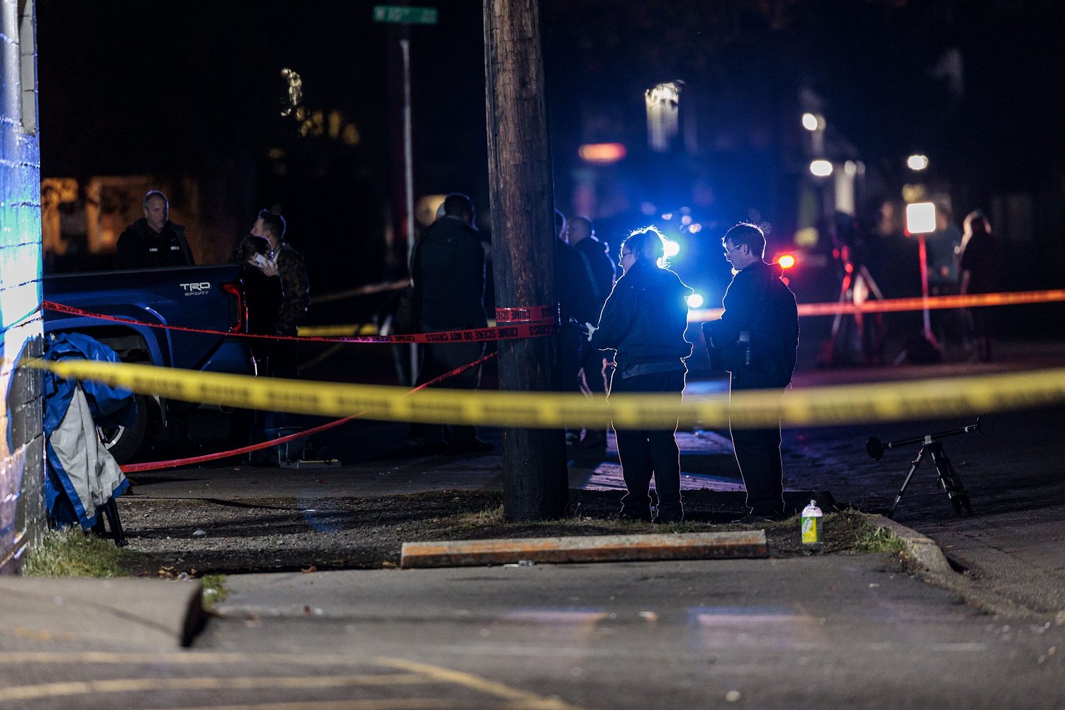 Neighbors in west Eugene report gunfire; man found shot in alley near 10th and Grant