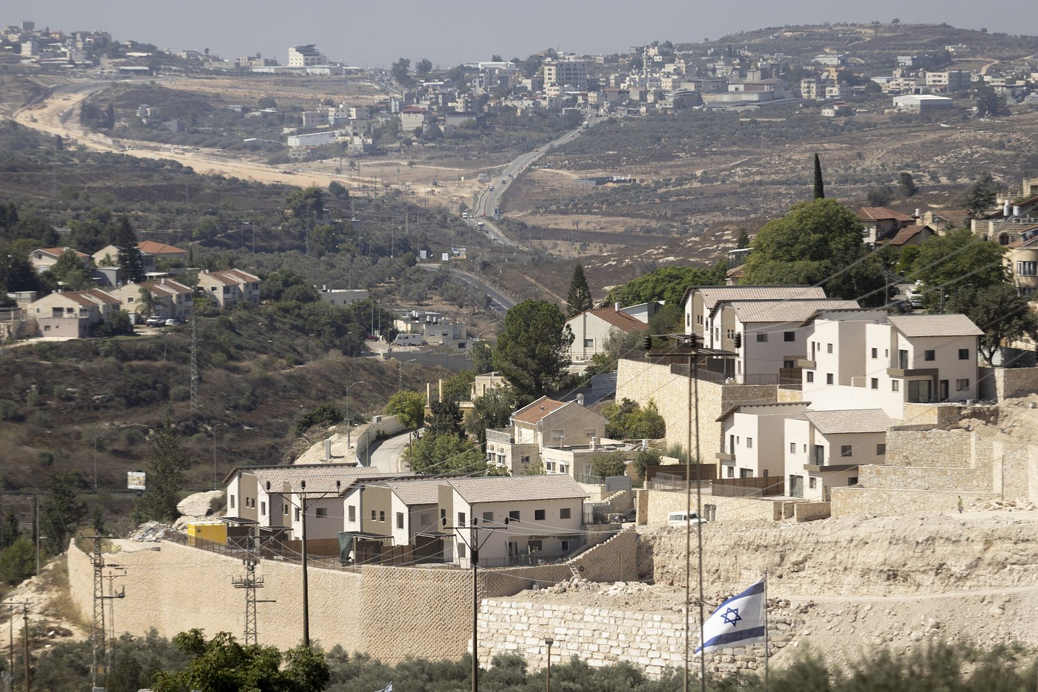 Israel hits back at U.K. sanctions