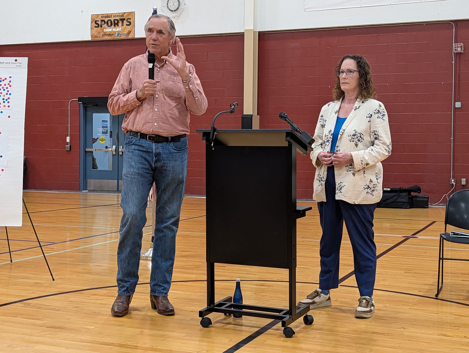 Merkley, Hoyle hear from constituents during ‘Stop the Corruption’ town hall in Springfield 
