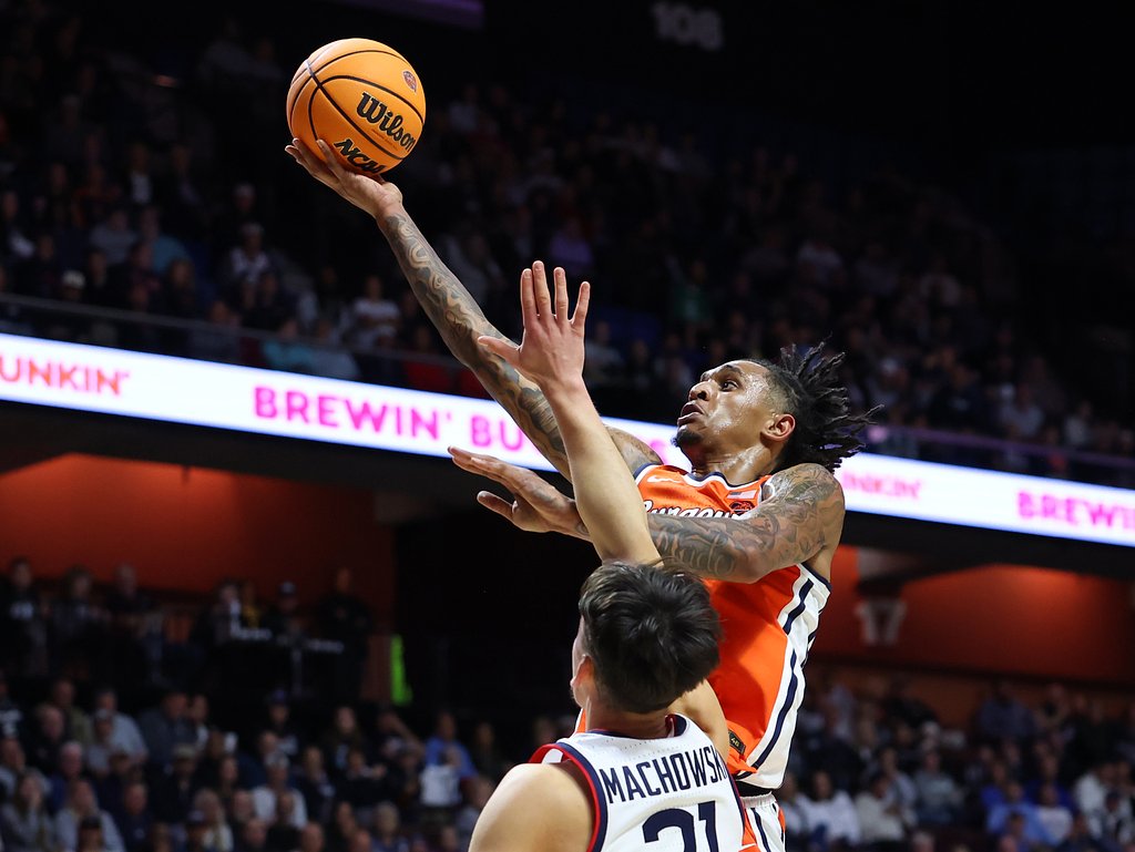 UConn pulls away in the second half to win big over Syracuse (Donna Ditota’s Quick Hits)