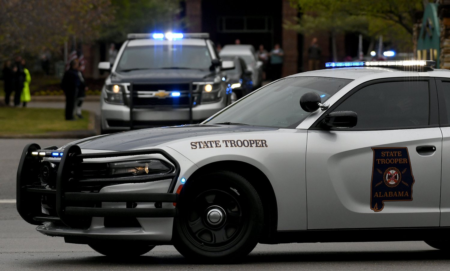2 killed, 1 injured in 2-vehicle south Alabama crash
