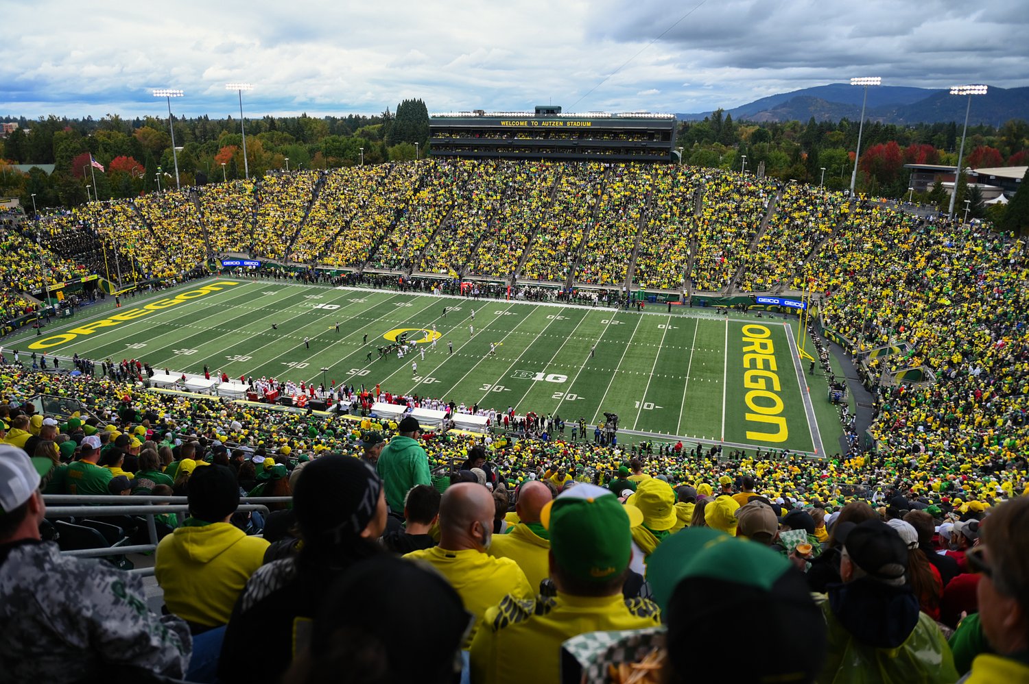 Attendance numbers at Ducks, Beavers football games aren't exactly as announced