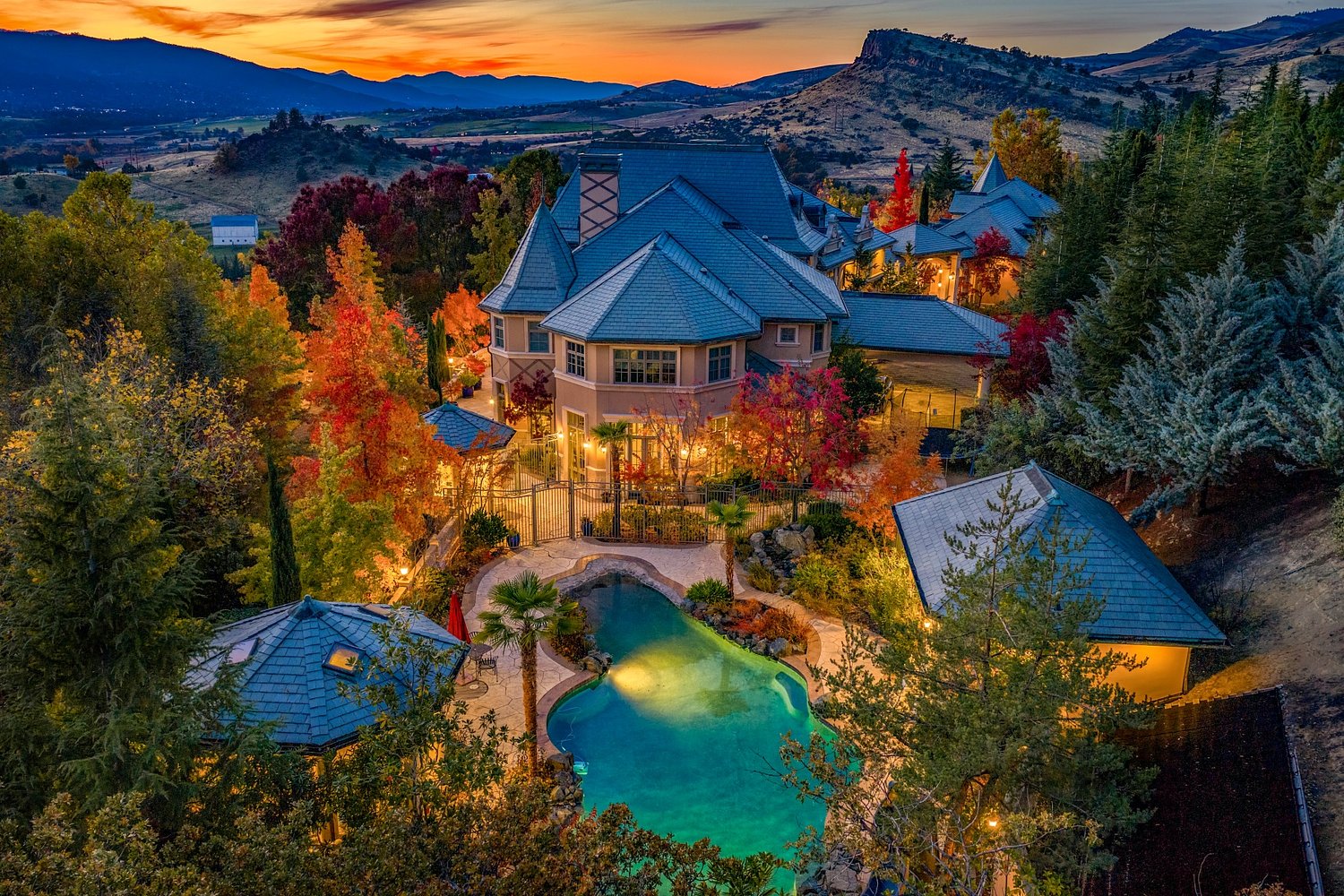 Lush Oregon vineyard estate for sale at $26M. See inside the chateau that’s bigger than Pittock Mansion