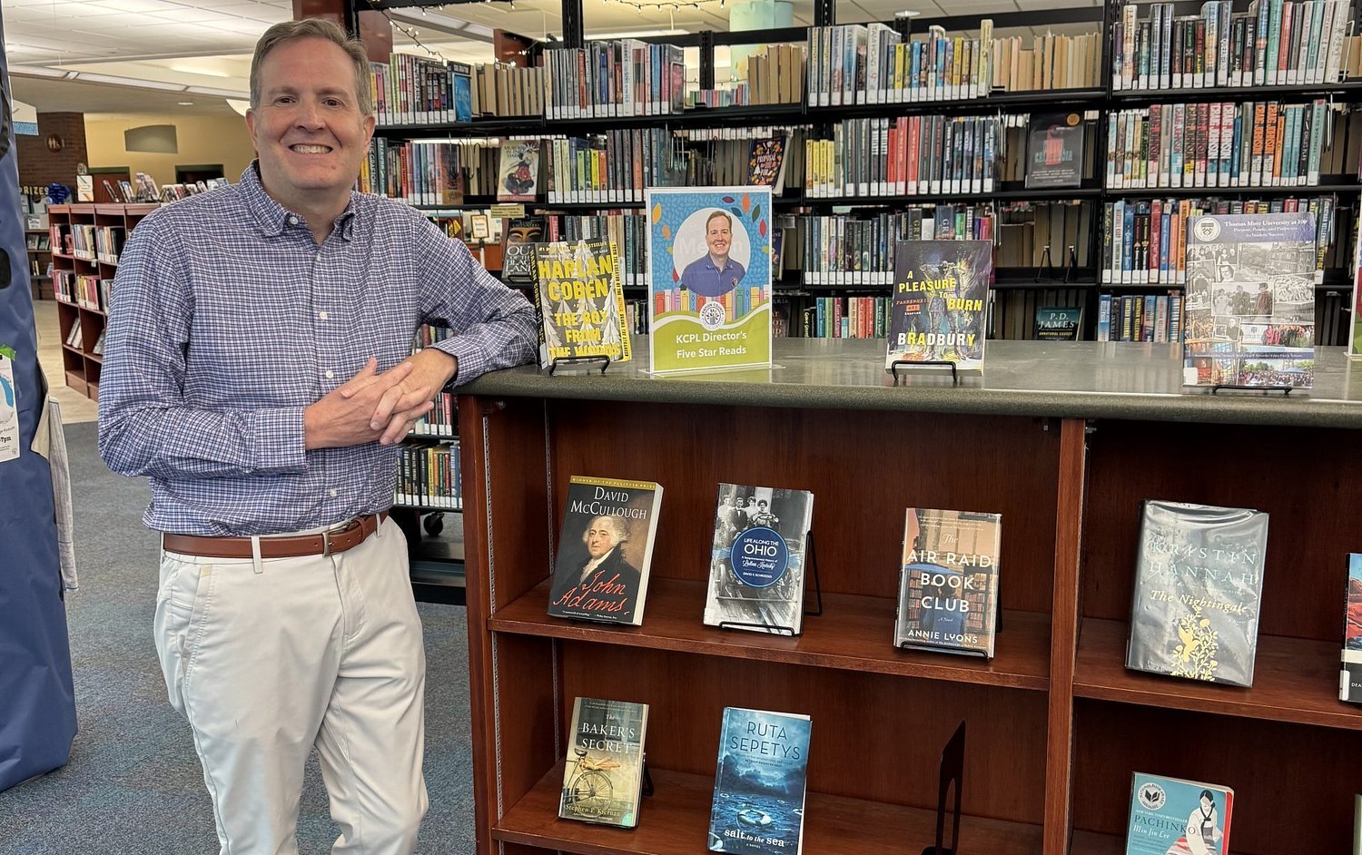 From shelving books to leading the library: Dave Schroeder closes a nearly 40-year chapter
