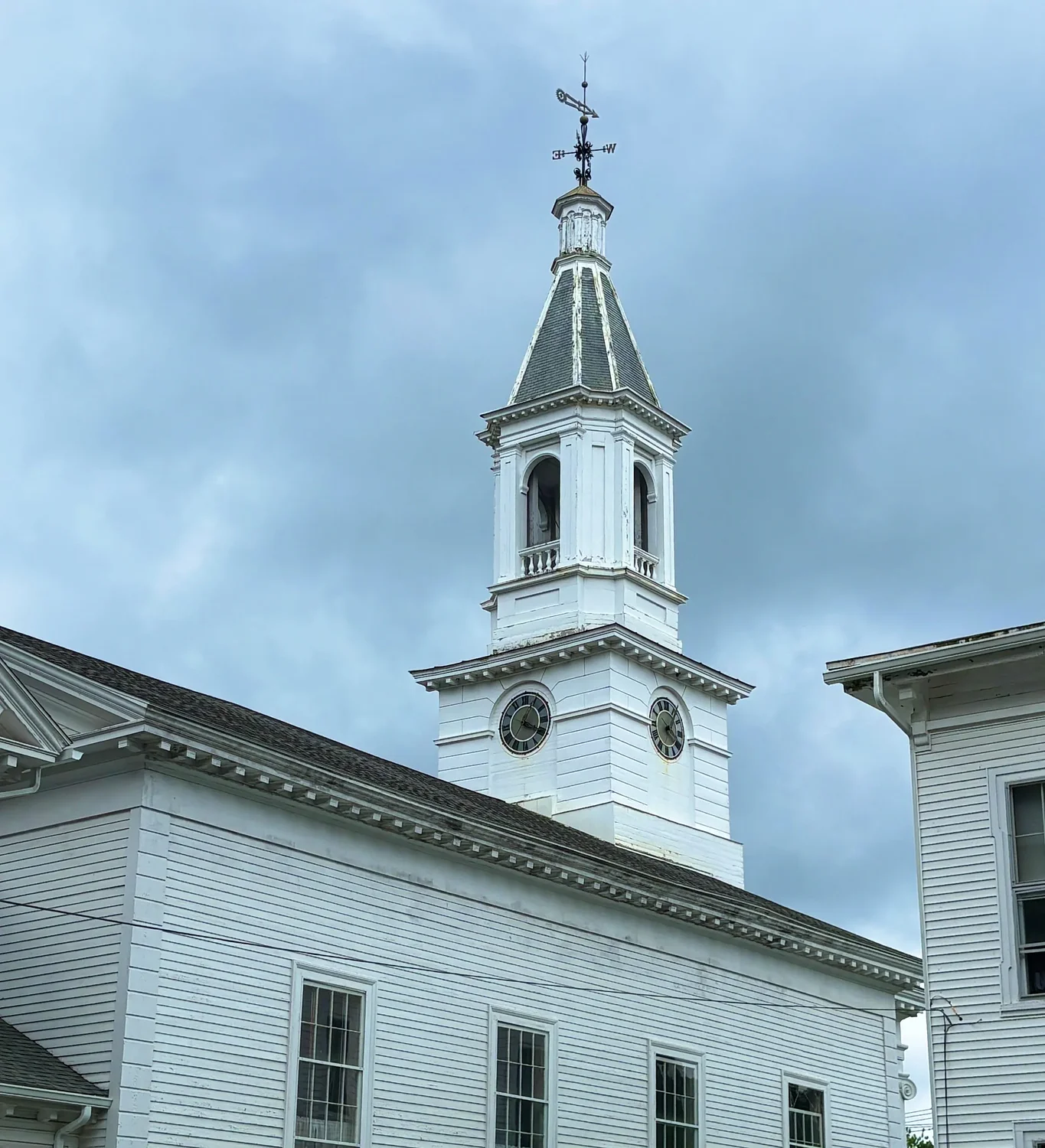 Let the church bell ring, Williamsburg residents tell Select Board