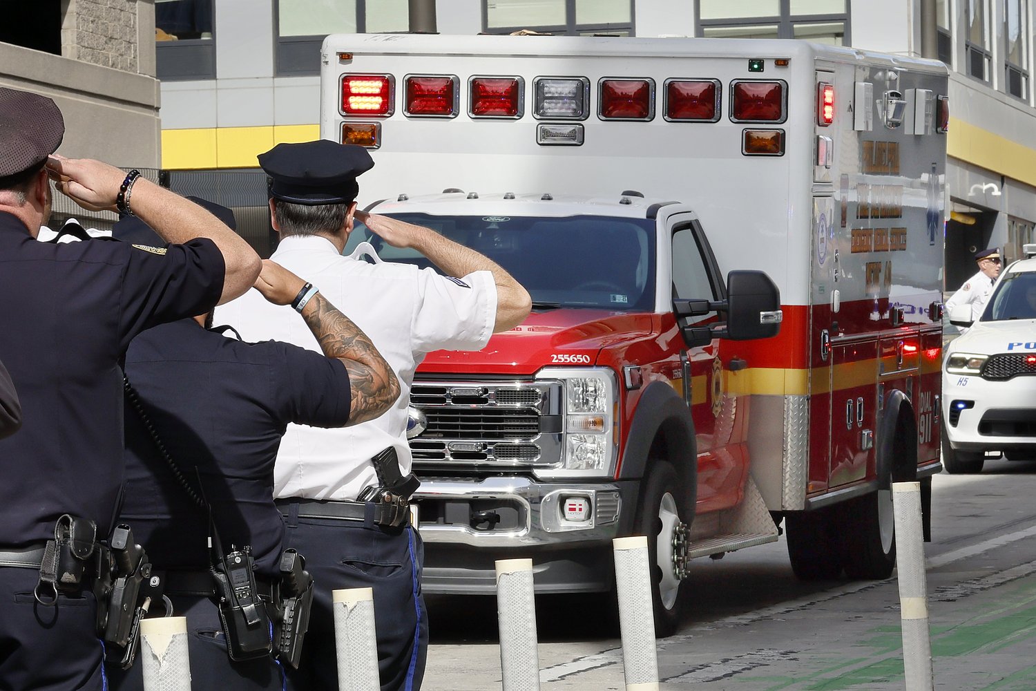 Philadelphia IDs police officer who died hours after ambush shooting