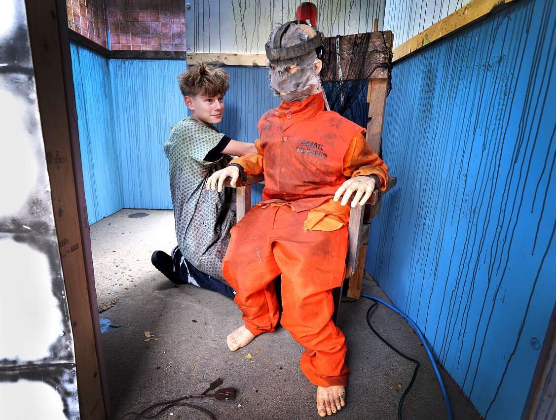 Durango high schooler builds his own haunted house every Halloween