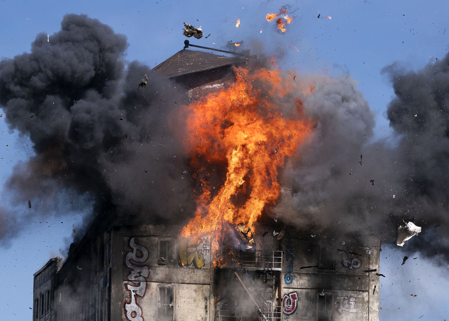 Centennial Mills demolition rocks Portland in controlled blast