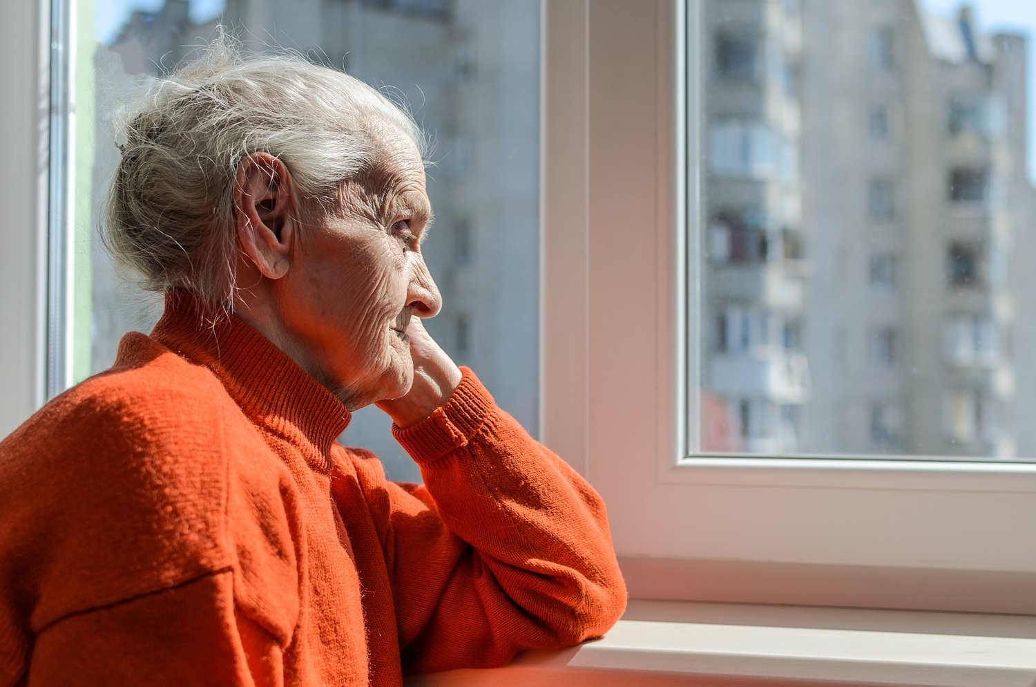 Dear Abby: Should I tell my frail, 100-year-old mother the real reason I can’t fly to see her?