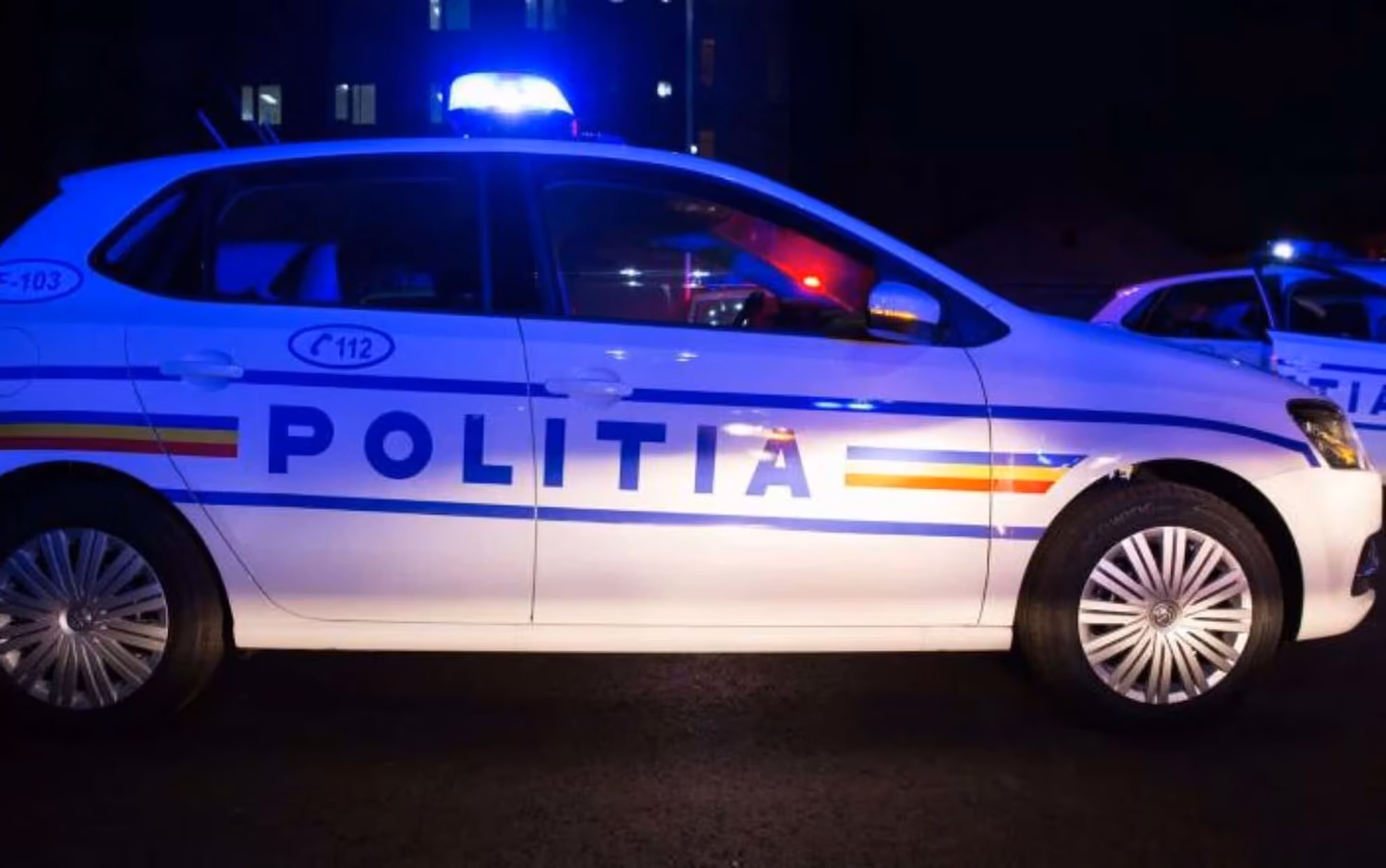 Accident între Racovița si Mârșa: o mașină a lovit un cap de pod