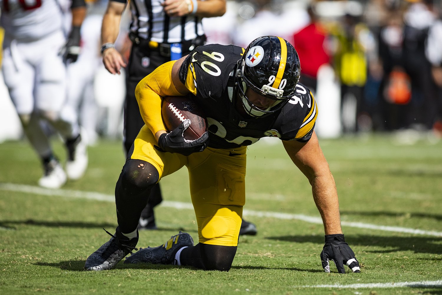 Pittsburgh Steelers superstar T.J. Watt goes down with injury
