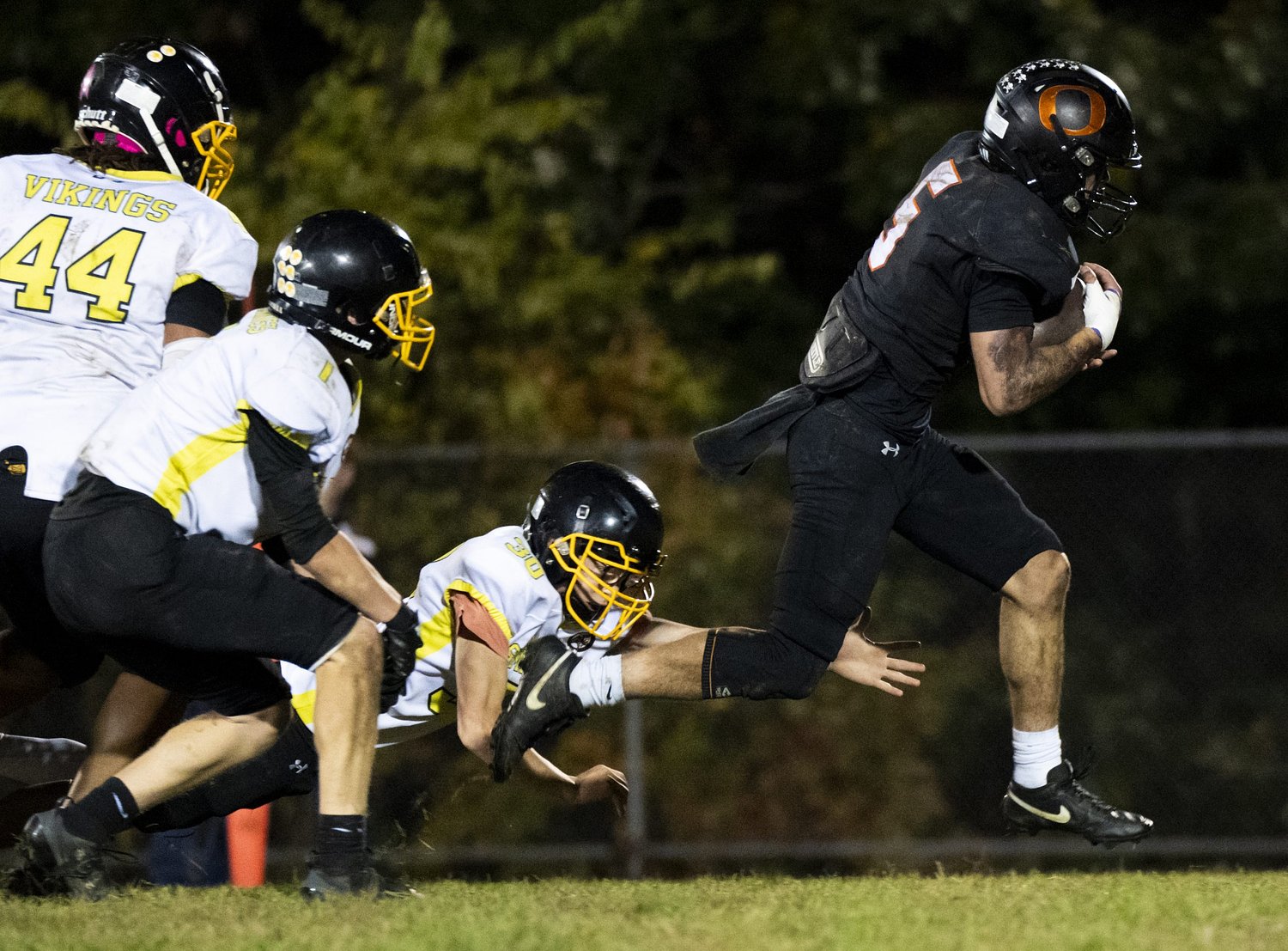 H.S. football: Longley brothers lead Belchertown past Smith Voc, 48-12