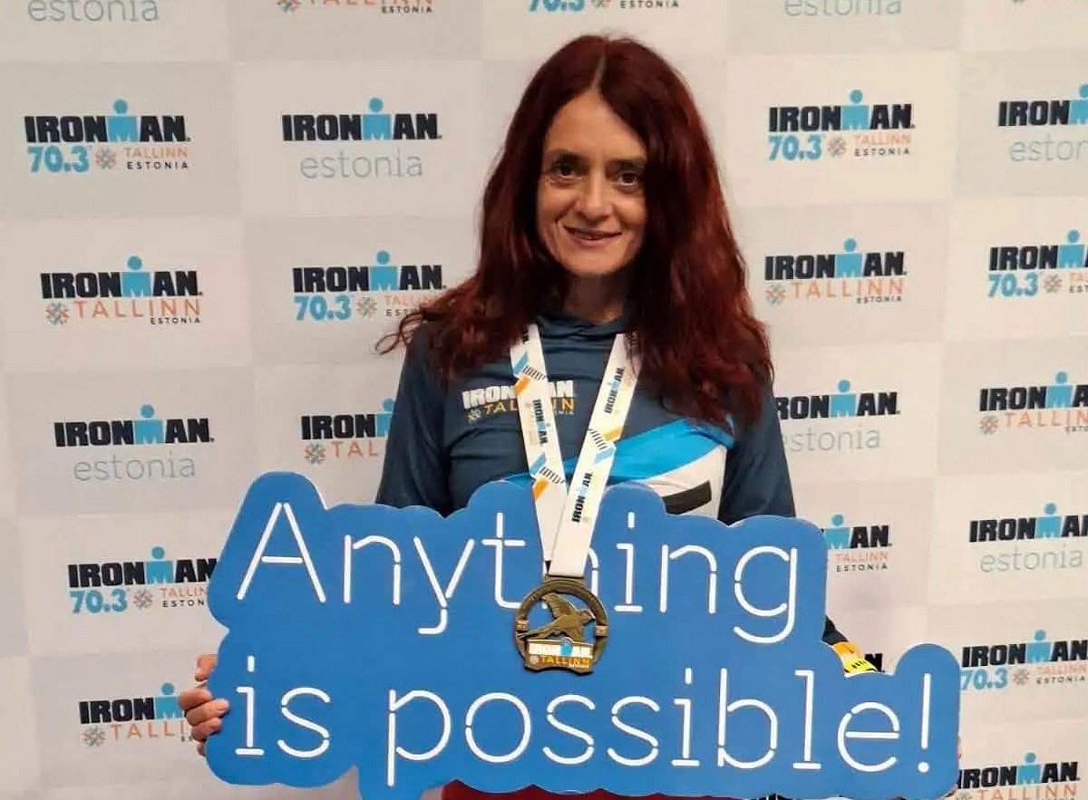 O educatoare din Sibiu a „învins” Ironman Tallinn: 226 de kilometri parcurși în ploaie, vânt și frig
