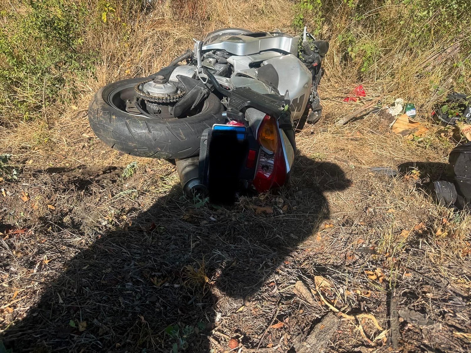 O femeie din Jina a provocat un accident în județul Hunedoara: 4 motocicliști răniți / foto