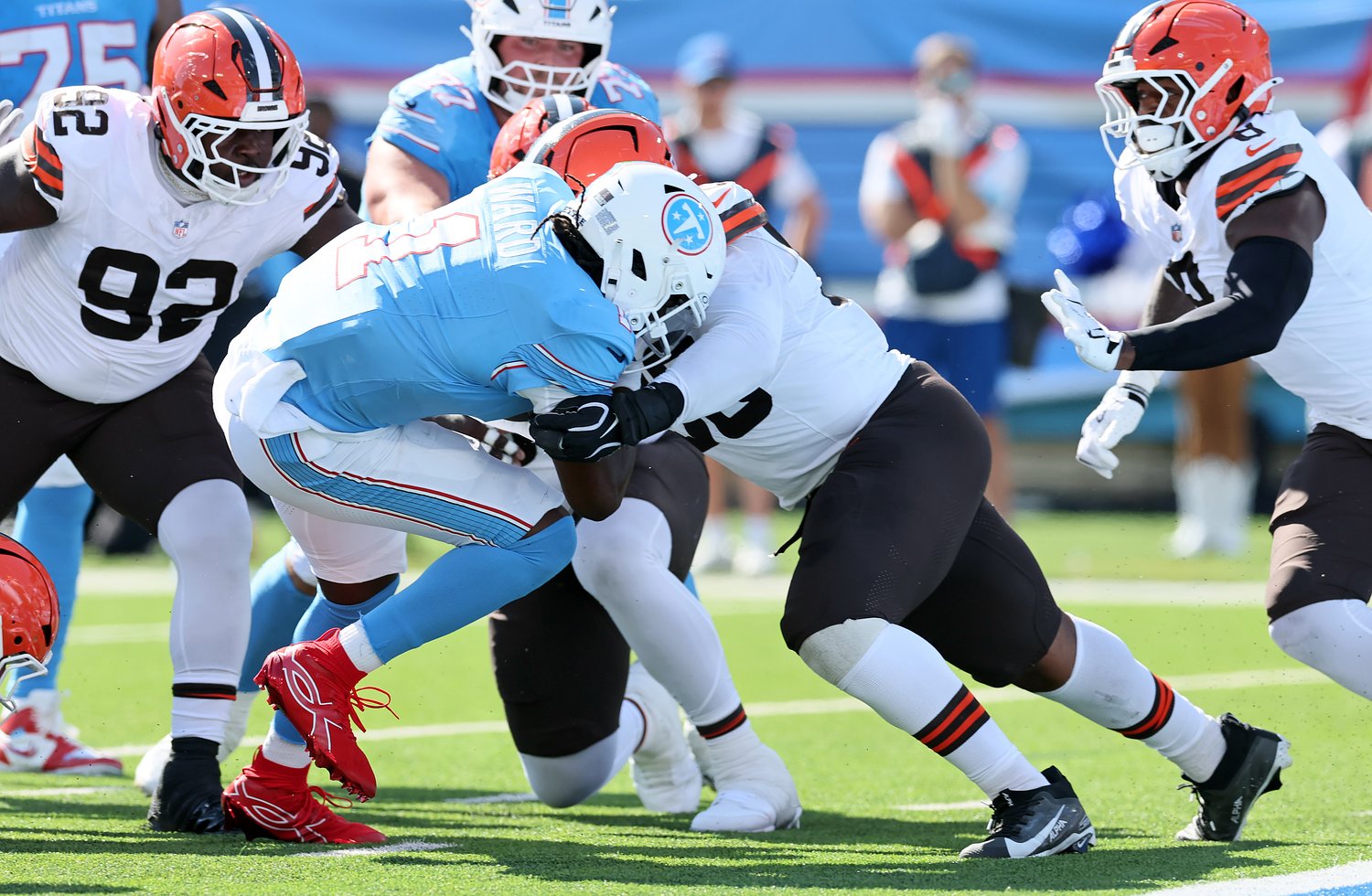 Inside the Browns’ goal-line stand that turned the game in their win over the Titans