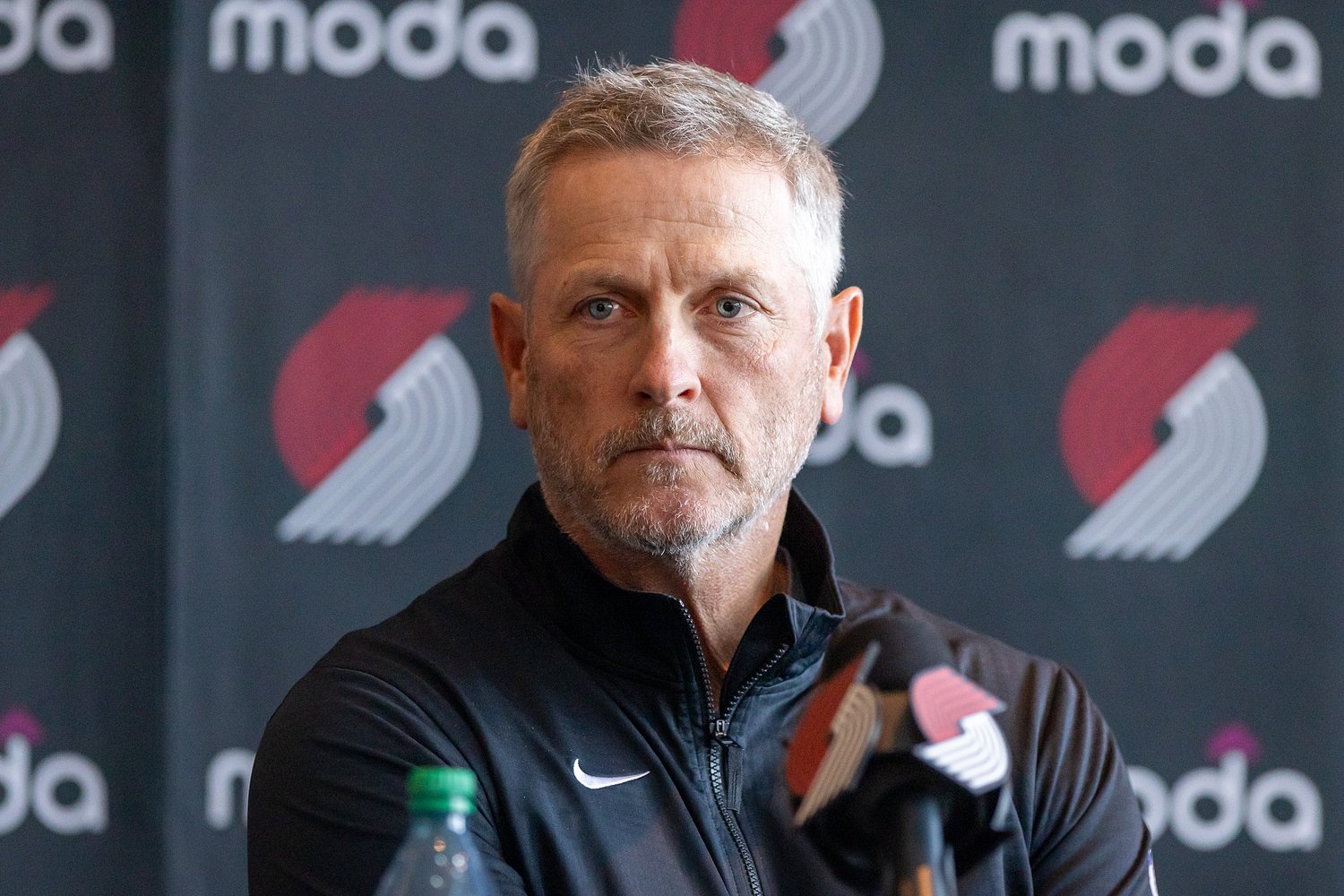When it comes to owning Trail Blazers, Tom Dundon needs to love it or list it -- Bill Oram