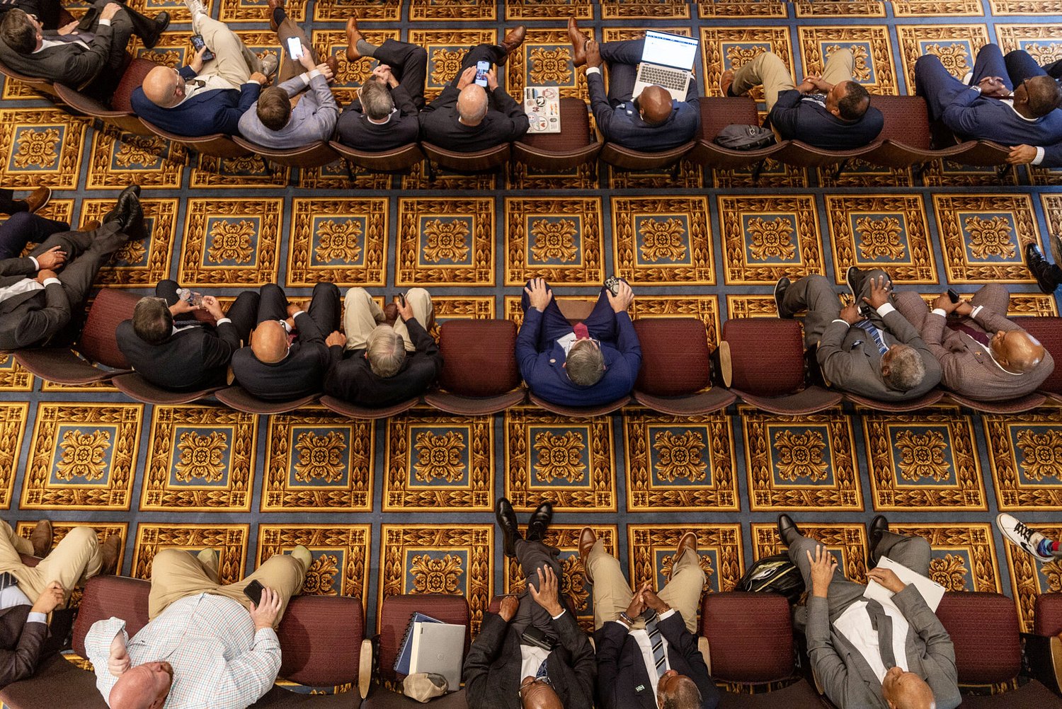 Youth court special session has lawmakers meeting at new, and old, capitol buildings. See photos