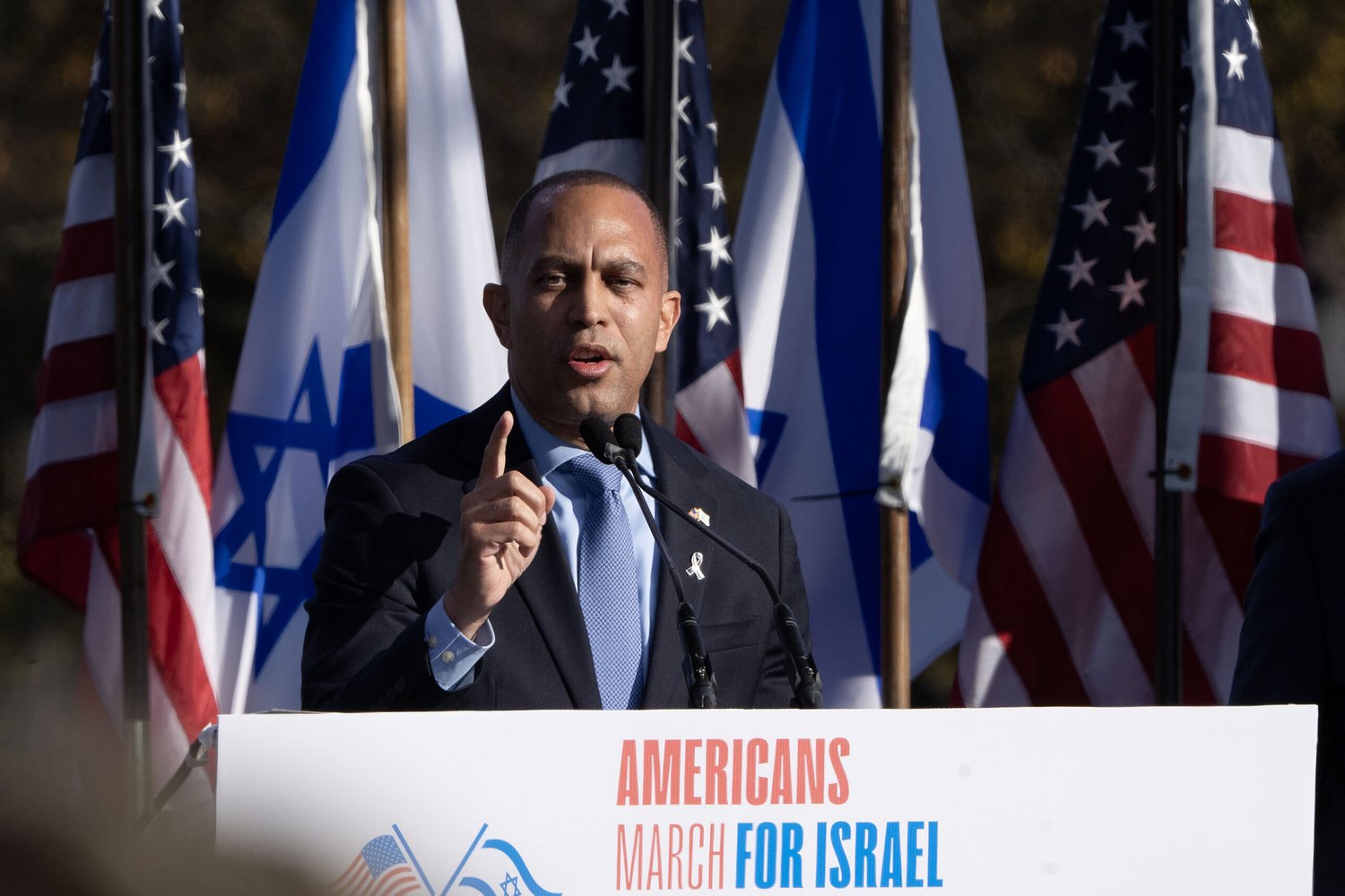 Jeffries opposes effort to cut all aid to Israel, but calls for ‘urgent change’ to relationship