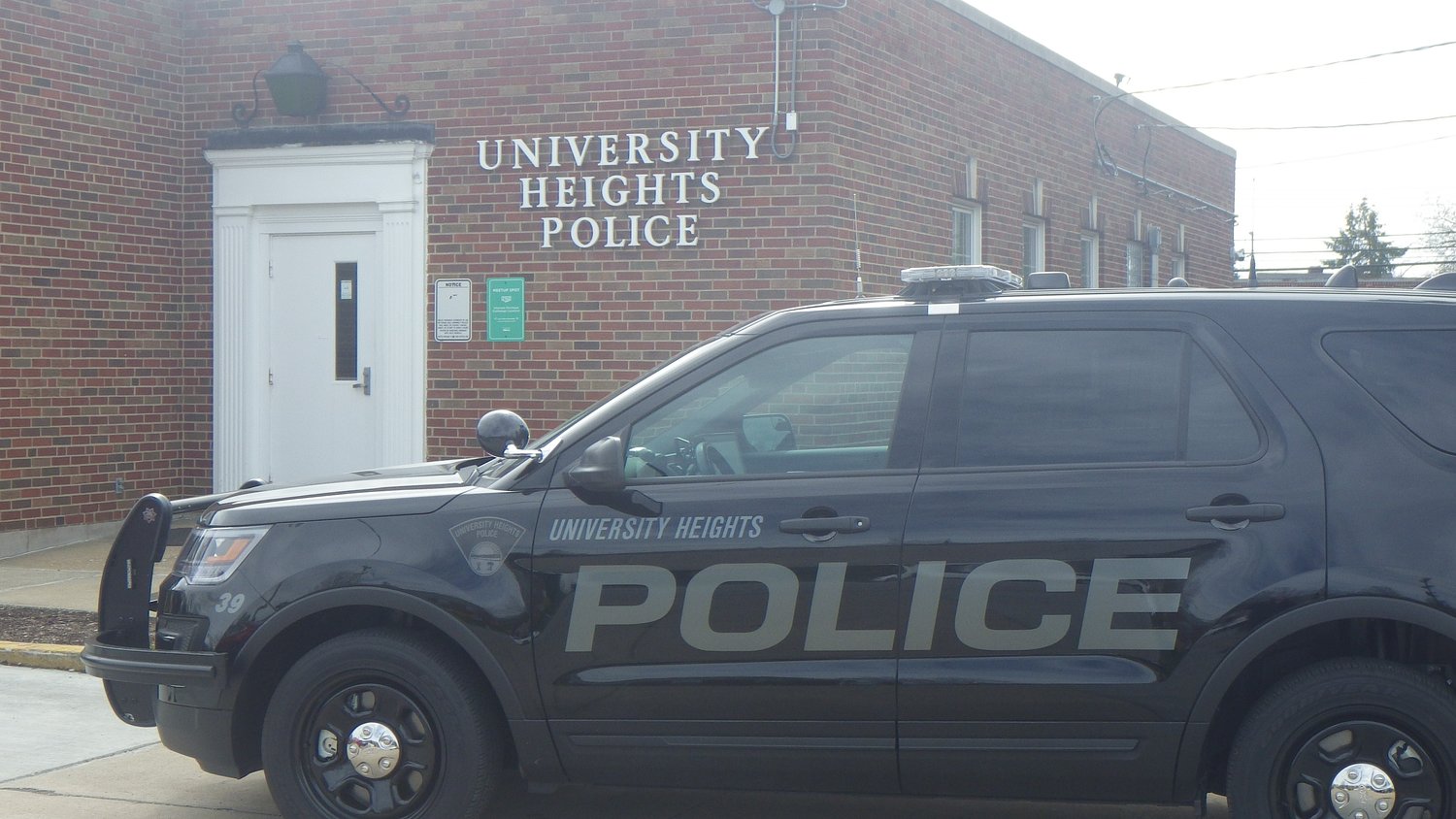 Man seen yelling obscenities at passing bus is stopped, arrested on felony warrant: University Heights Police Blotter