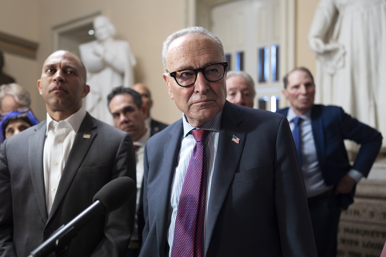 New poll shows danger sign for Dems with just a week until midterms