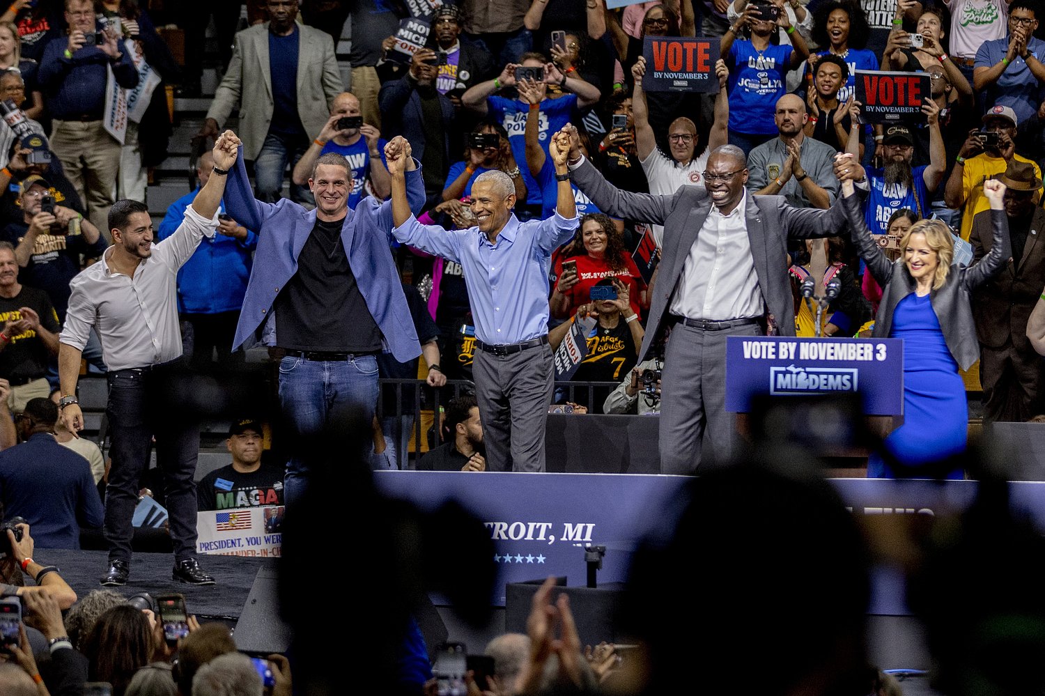 Obama dismisses past disagreement, rallies for El-Sayed in Detroit
