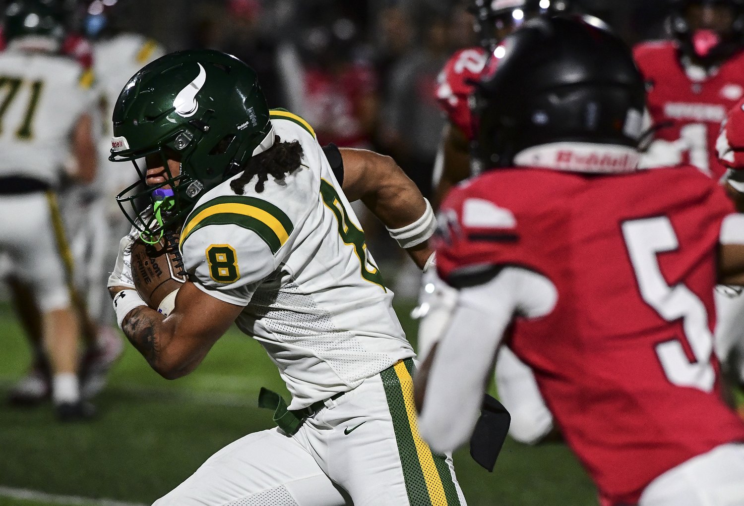 Central Catholic football exits Easton with 1-point win after 4th-quarter stop