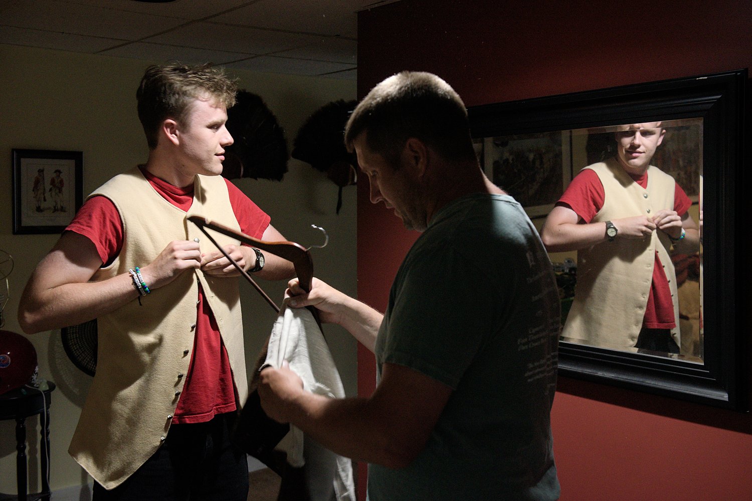 Tunbridge teacher brings history to life through Revolutionary War reenactments