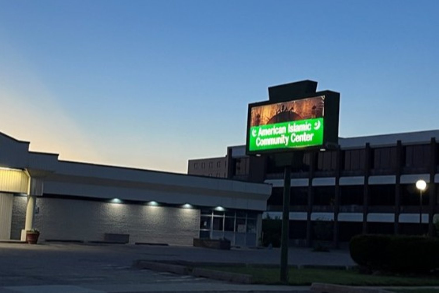 Homeless man charged after allegedly leaving death threats for Michigan mosque