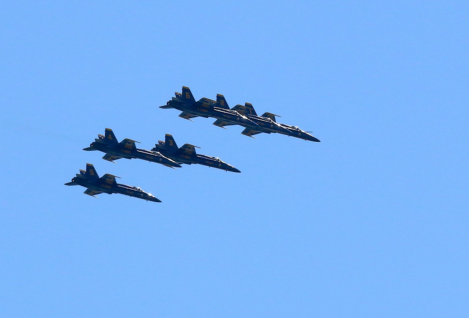 Blue Angels lead July 4 flyover over Hudson River near Verrazzano Bridge