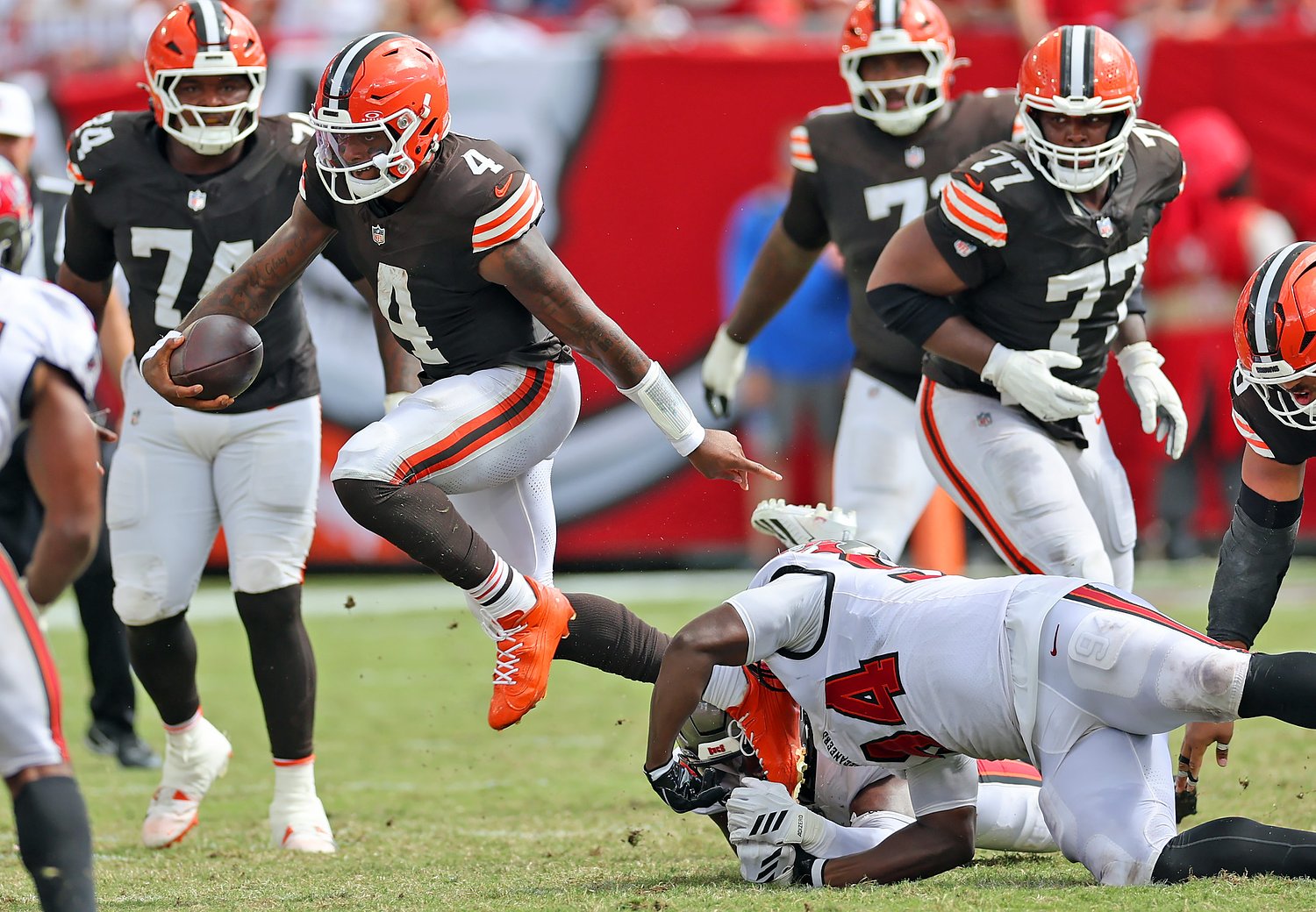 Winners and losers from the Browns’ 23-19 win over the Buccaneers