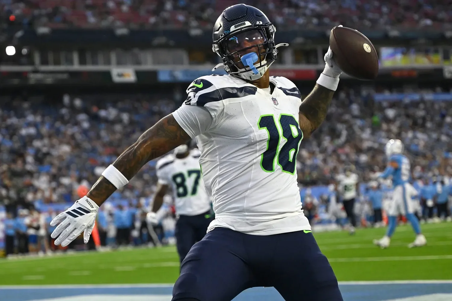Seahawks jump ahead early, falter late in preseason loss to Titans