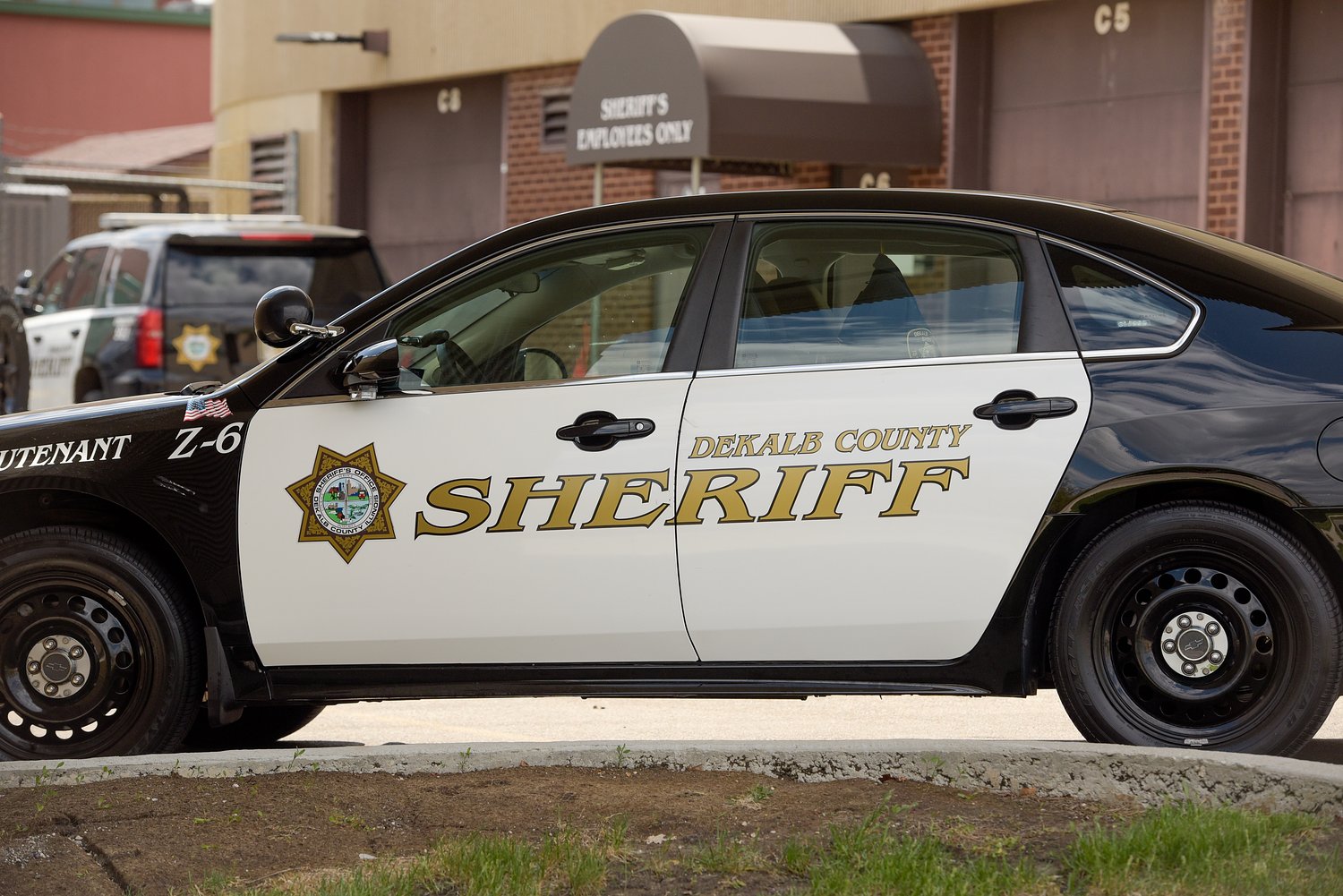 Batavia man, Braidwood woman hospitalized after DeKalb County crash