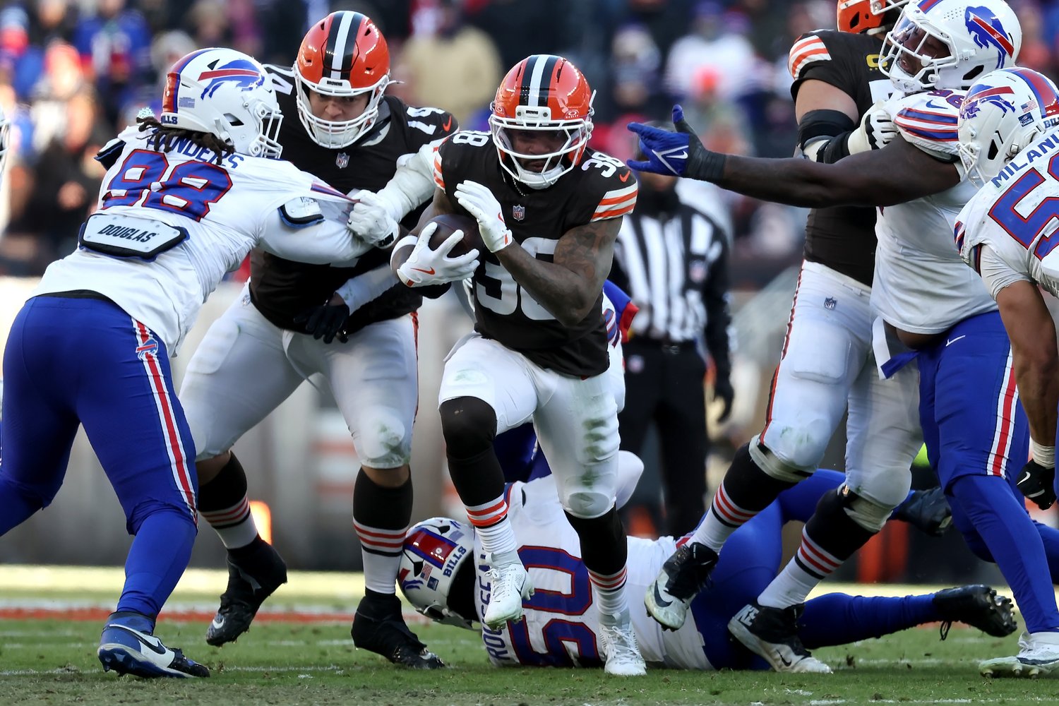 Lions add veteran running back as injuries continue to pile up