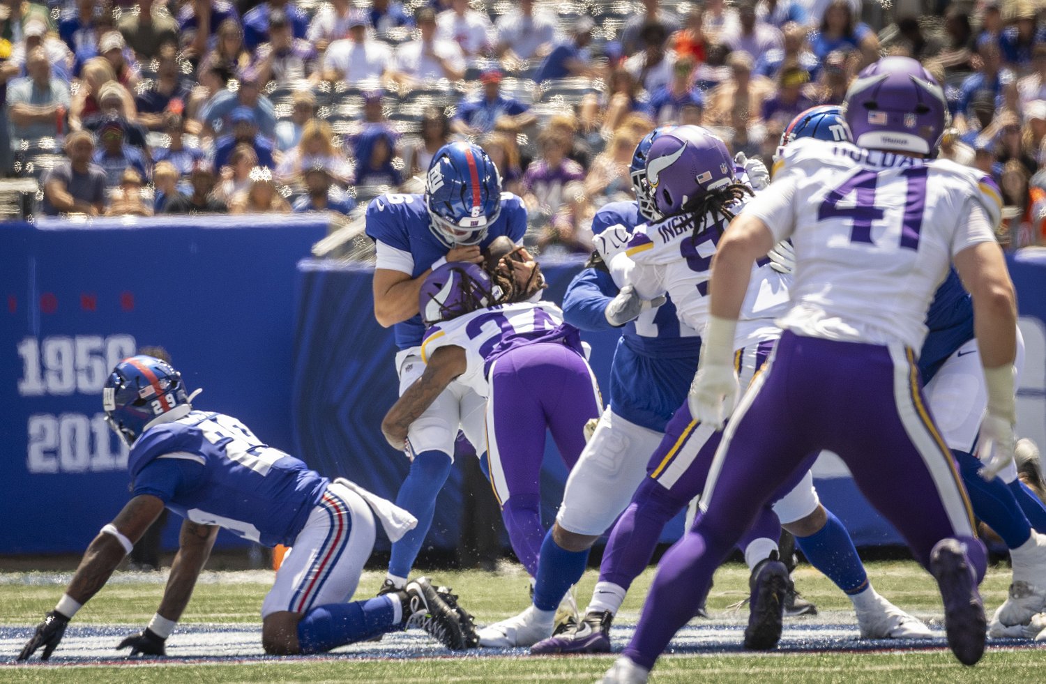 Giants’ Jaxson Dart shows impressive resilience after taking big hit in preseason opener