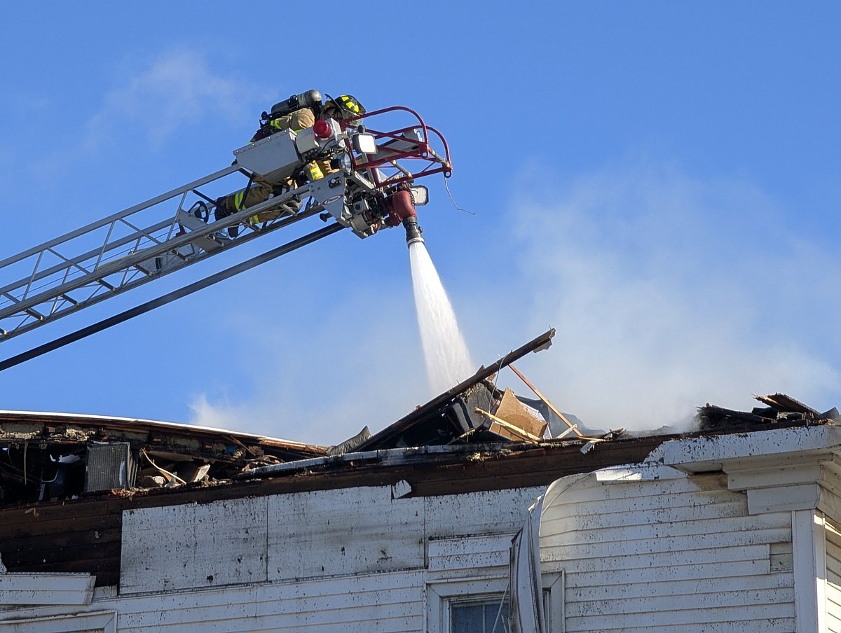 Fire destroys Presque Isle building