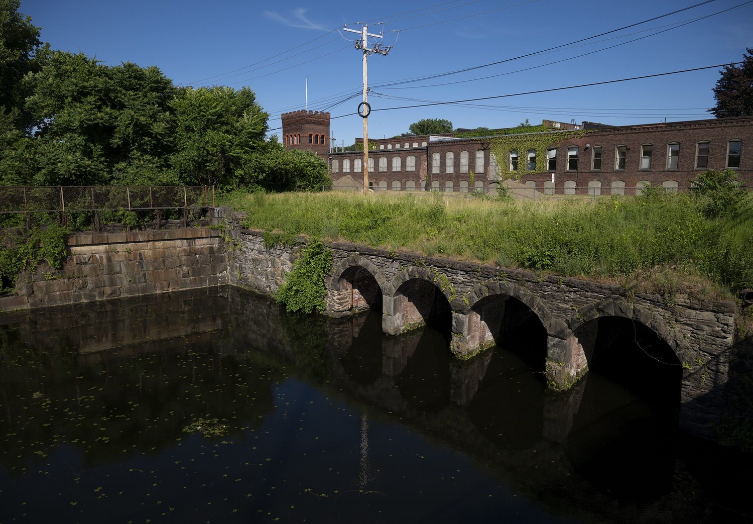 Massachusetts lawmakers push for strict data center rules