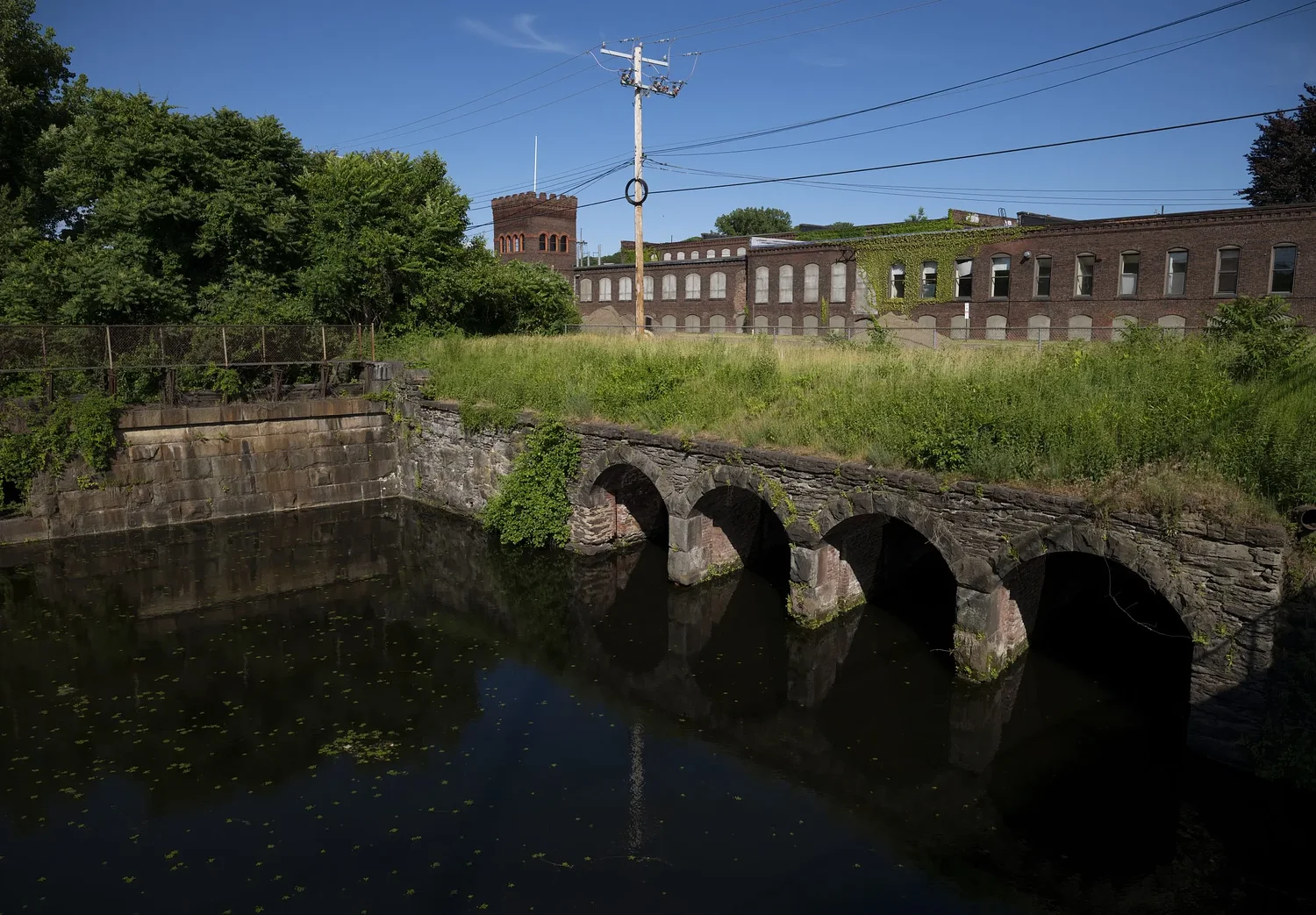 Massachusetts lawmakers push for strict data center rules