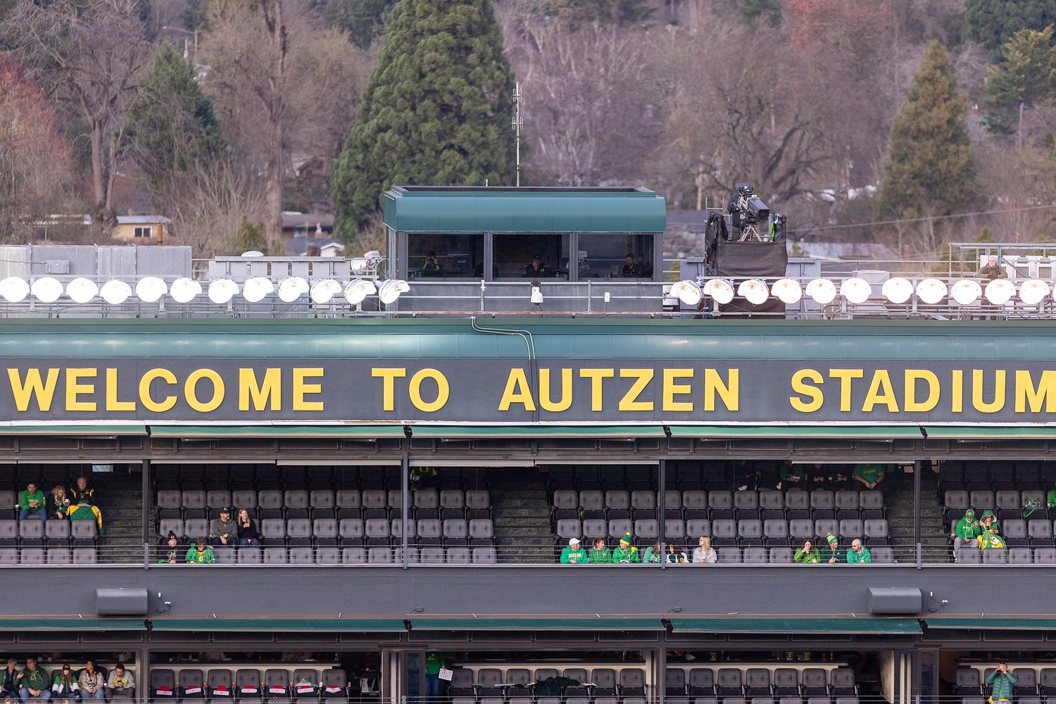 A blockbuster recruiting day could await Oregon when 3 blue-chip targets announce commitments live on Wednesday