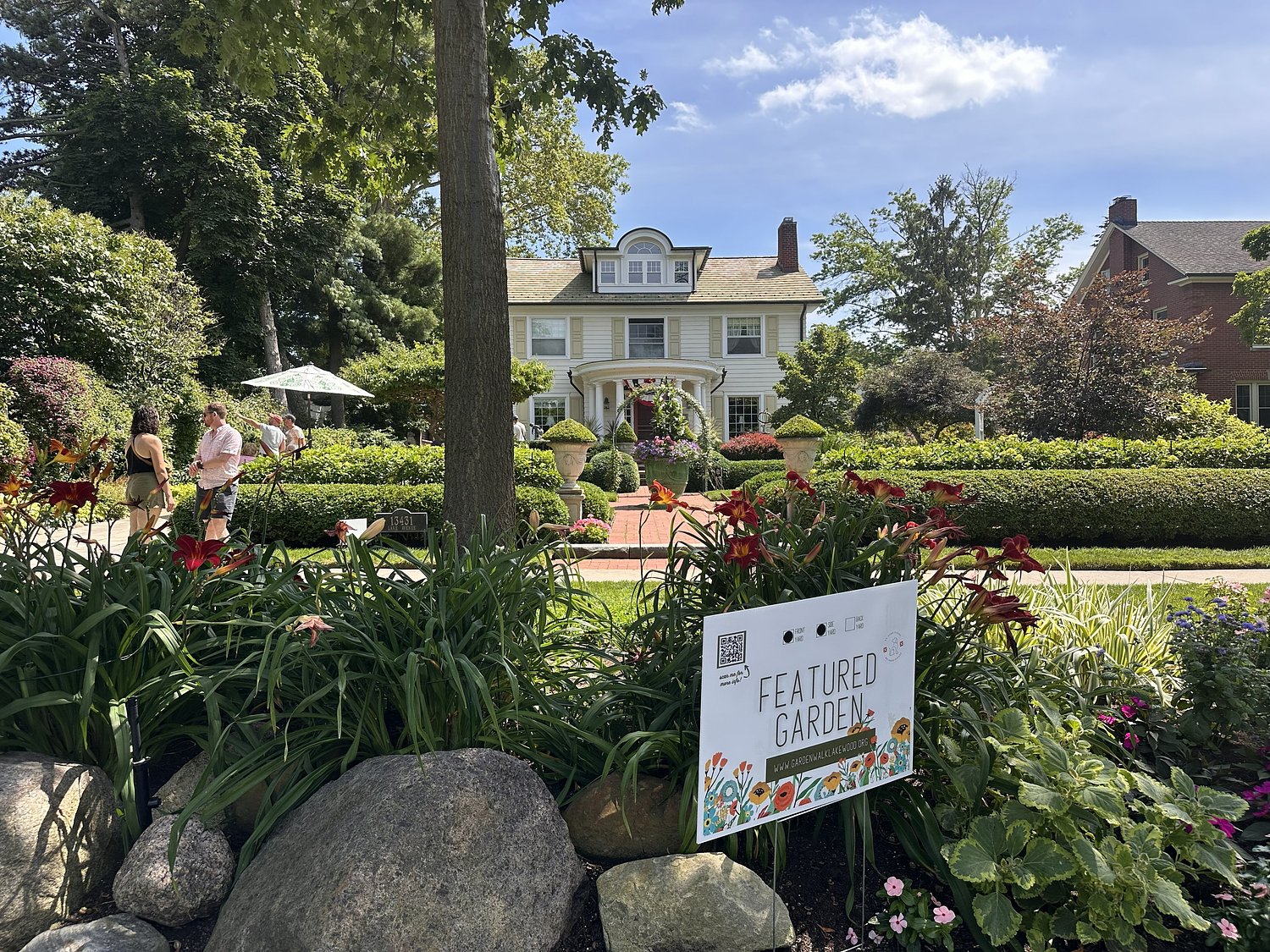 Want to see Northeast Ohio’s most creative gardens? Go on a GardenWalk!