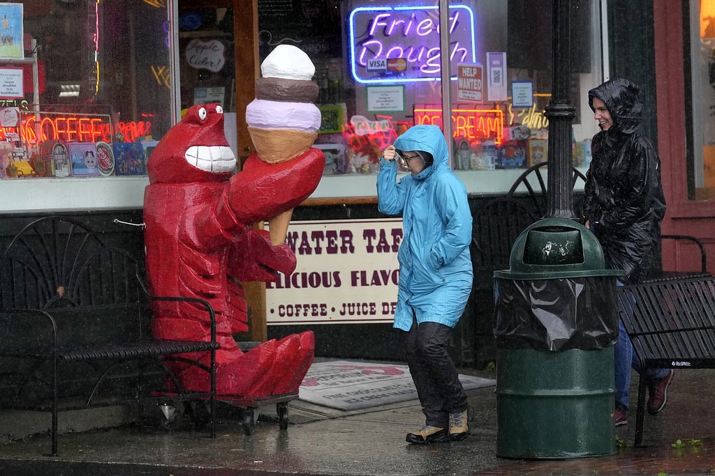 Chilly start Wednesday gives way to warmth before holiday weekend rain threat in Mass.
