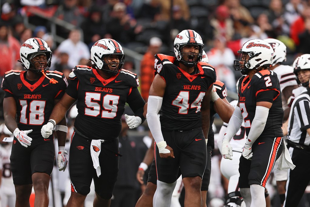 Oregon State commits 11 penalties for 120 yards in rout of UTEP