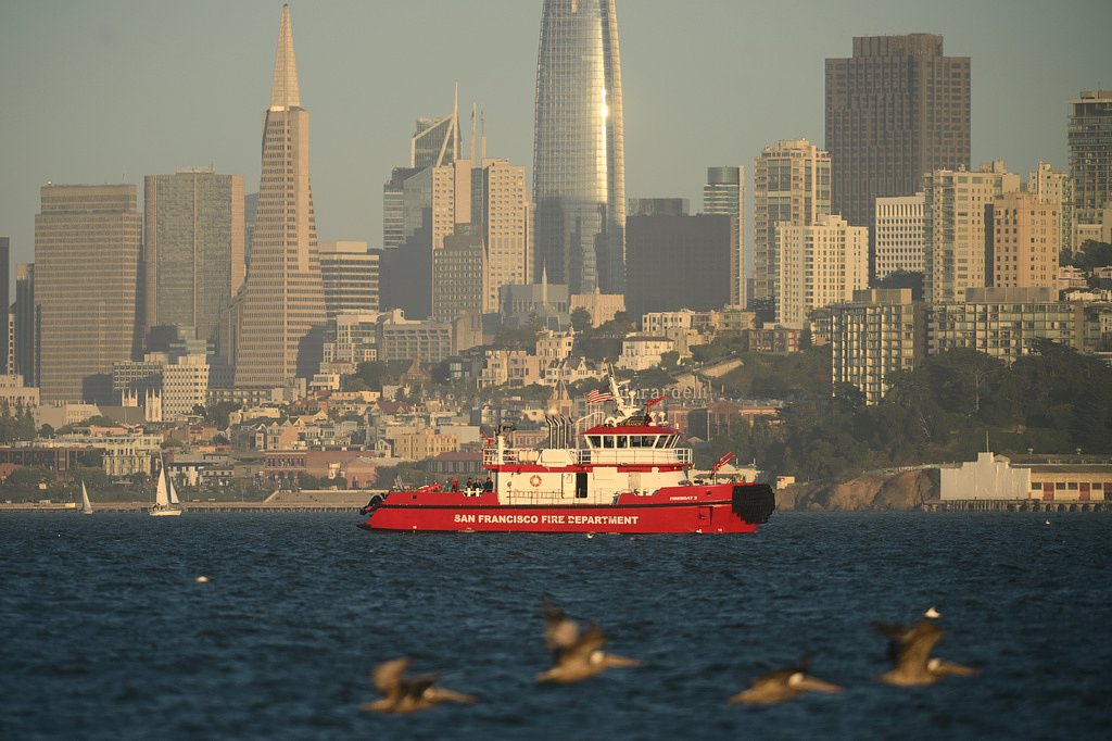 1 dead and 3 missing after boat carrying mostly family members sinks near Alcatraz Island
