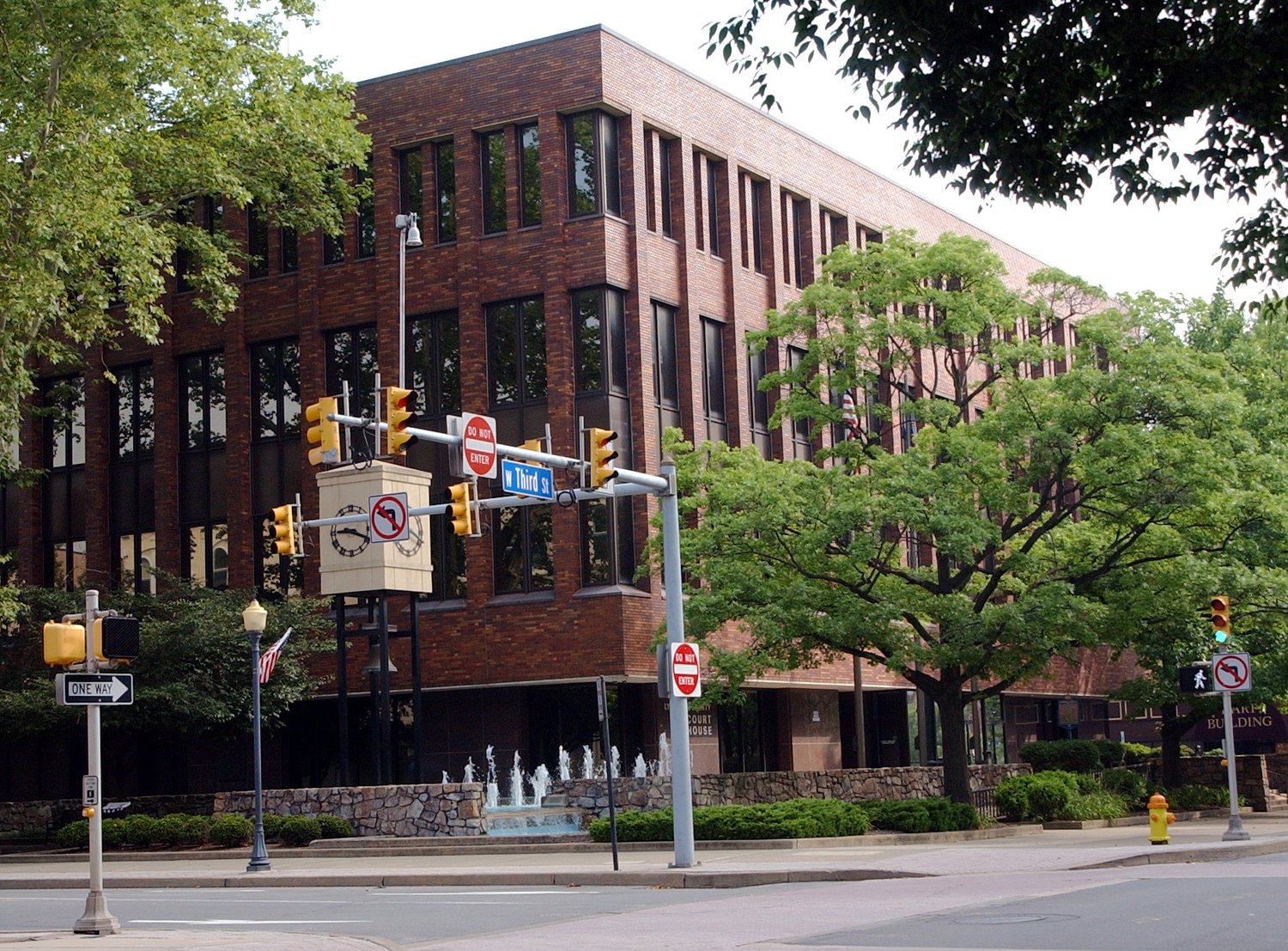 Jury deadlocks on most serious charges in Pa. stray bullet case that left woman badly injured