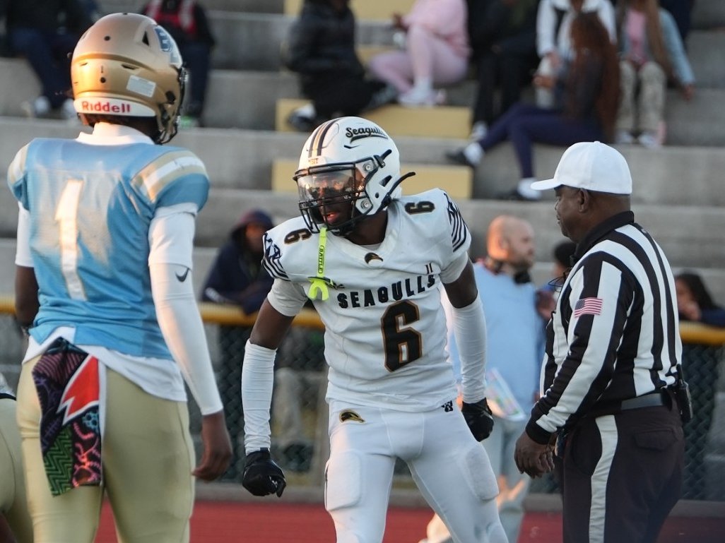 HS varsity football roundup: MSIT keeps perfect record intact with 22-20 win over Beach Channel