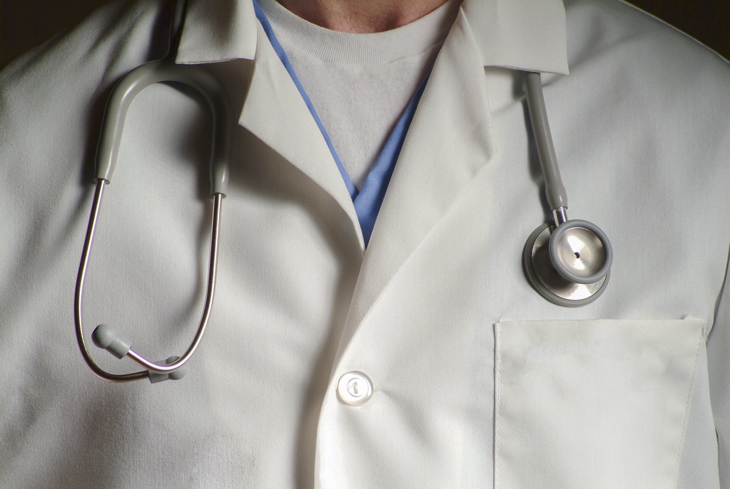 York doctor who used scripts to coerce patients into sex dies before learning sentence
