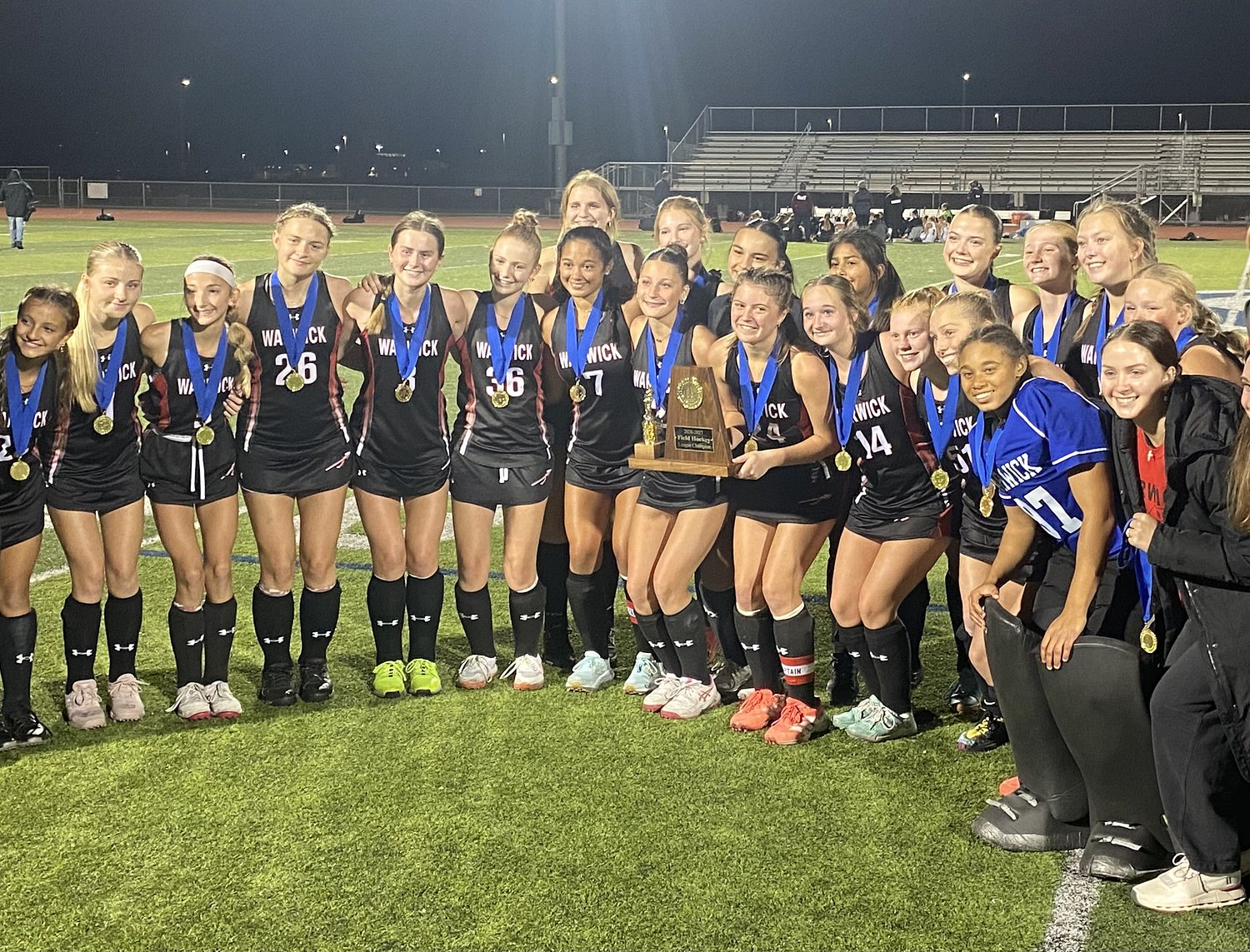 ‘We just stayed together’: Warwick field hockey hoists first L-L League title since 2011
