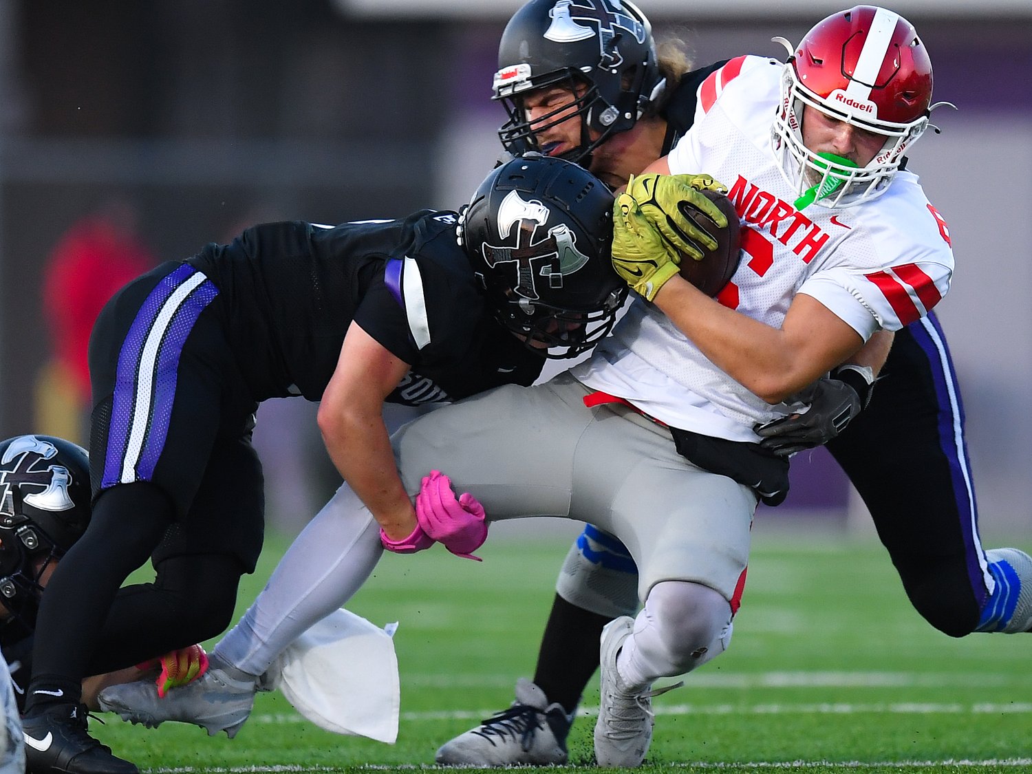 As South Eugene football scales back, one senior finds a new home at Churchill